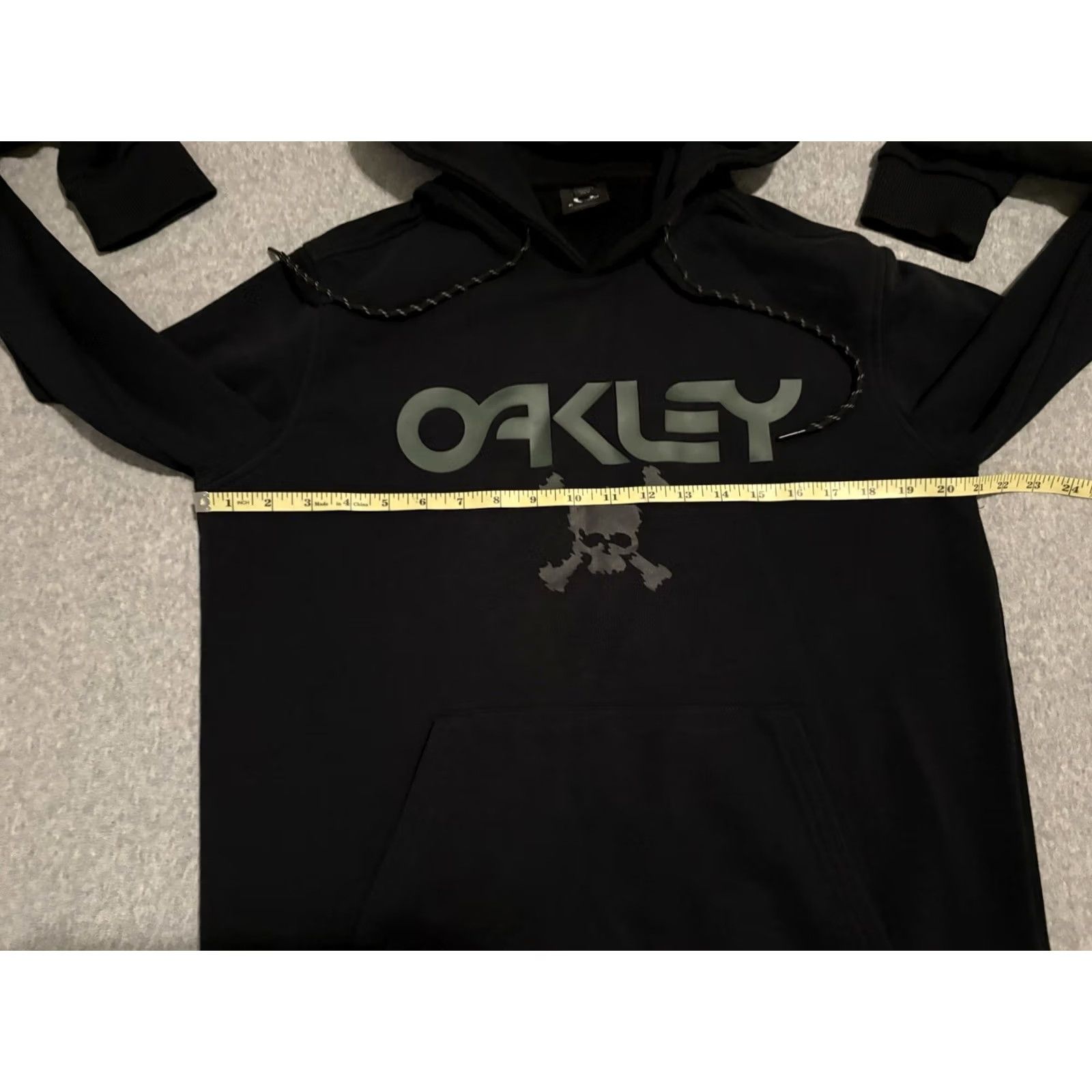 Oakley Oakley Skull Hoodie Pullover Black Sweatshirt Size S Men Regular Fleece Hooded Long Sleeve Sweatshirt Pattern: Solid Size US S / EU 44-46 / 1 - 5 Thumbnail