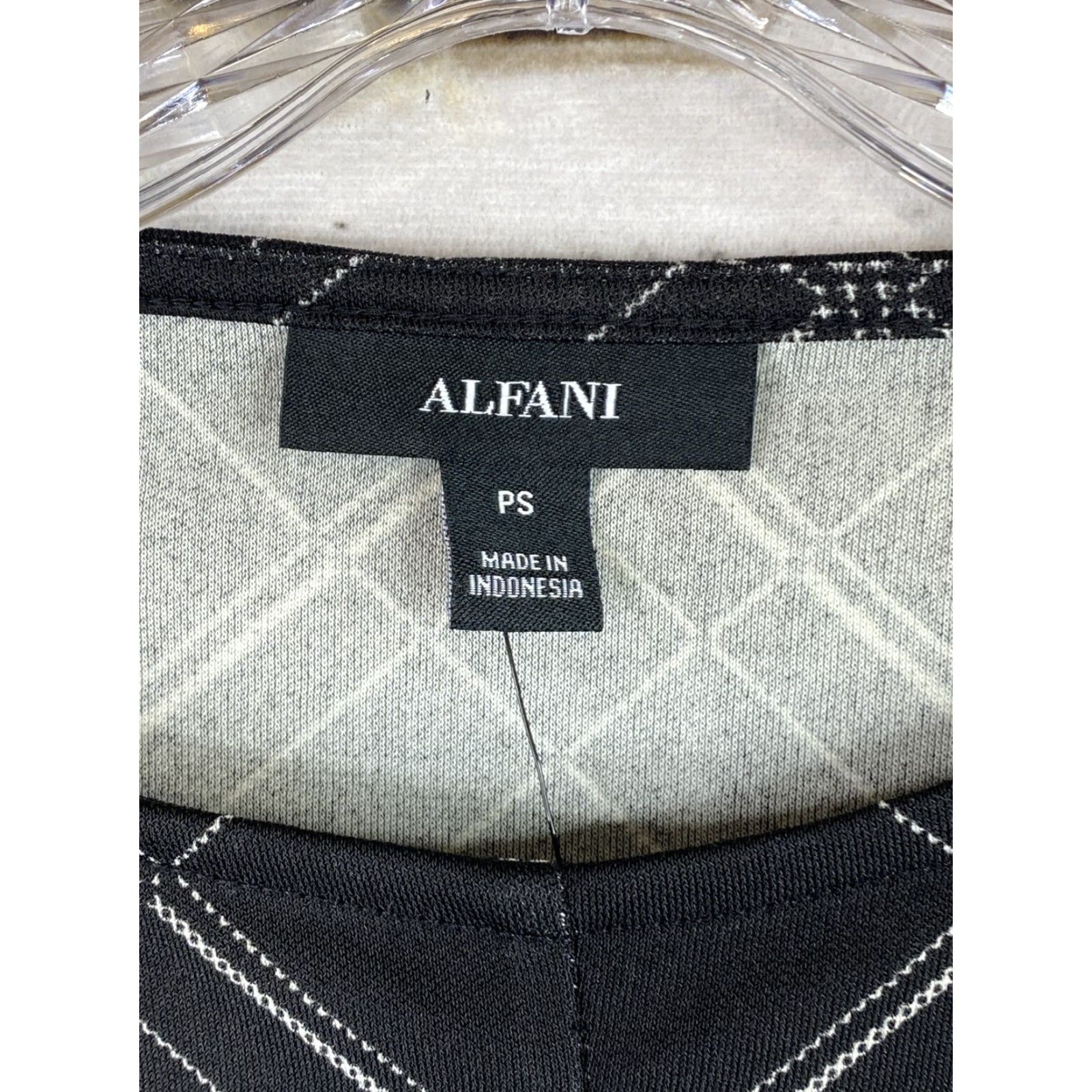 Alfani Alfani Elements Top Womens PS Petite Small Black Print Twist Front Stretch NWT Blouse Shirt Size S / US 4 / IT 40 - 4 Thumbnail