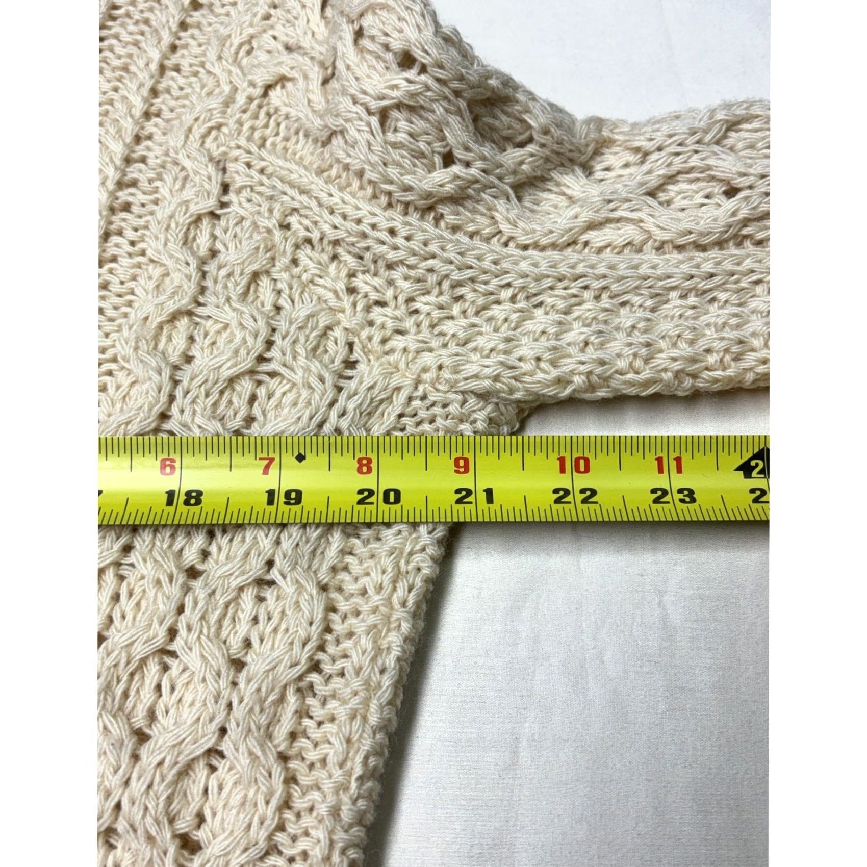 Vintage VINTAGE Jacques de Loux Bucks County Cream Cable Knit Wool Sweater Women M Ivory Crew Neck Pullover Long Sleeve Heavyweight All Seasons 80s 90s Size M / US 6-8 / IT 42-44 - 6 Thumbnail