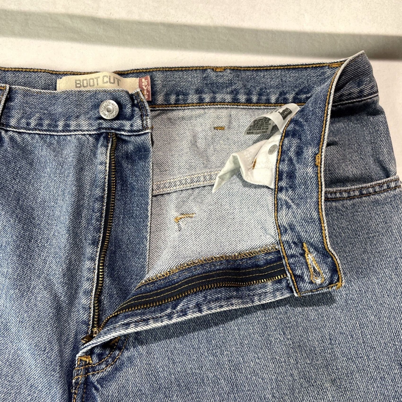 Levi's Levi's 517 Jeans Mens 38x34 Blue Bootcut Denim Pants Leather? (Oops) Size US 38 / EU 54 - 4 Thumbnail