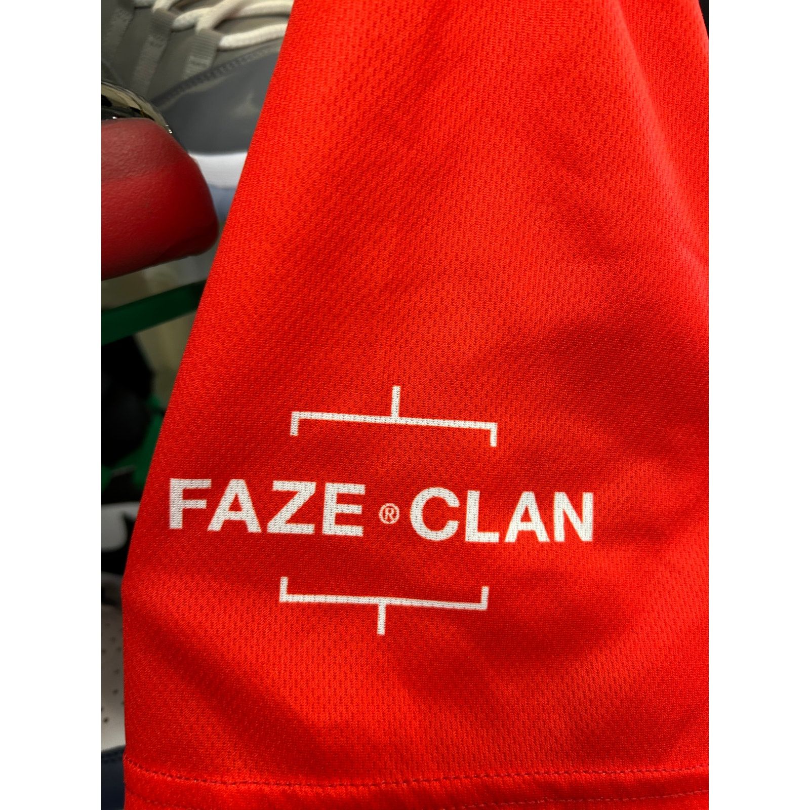 FaZe Faze Clan ESports Gaming jersey 23 red black size XL B14 Size US XL / EU 56 / 4 - 5 Thumbnail