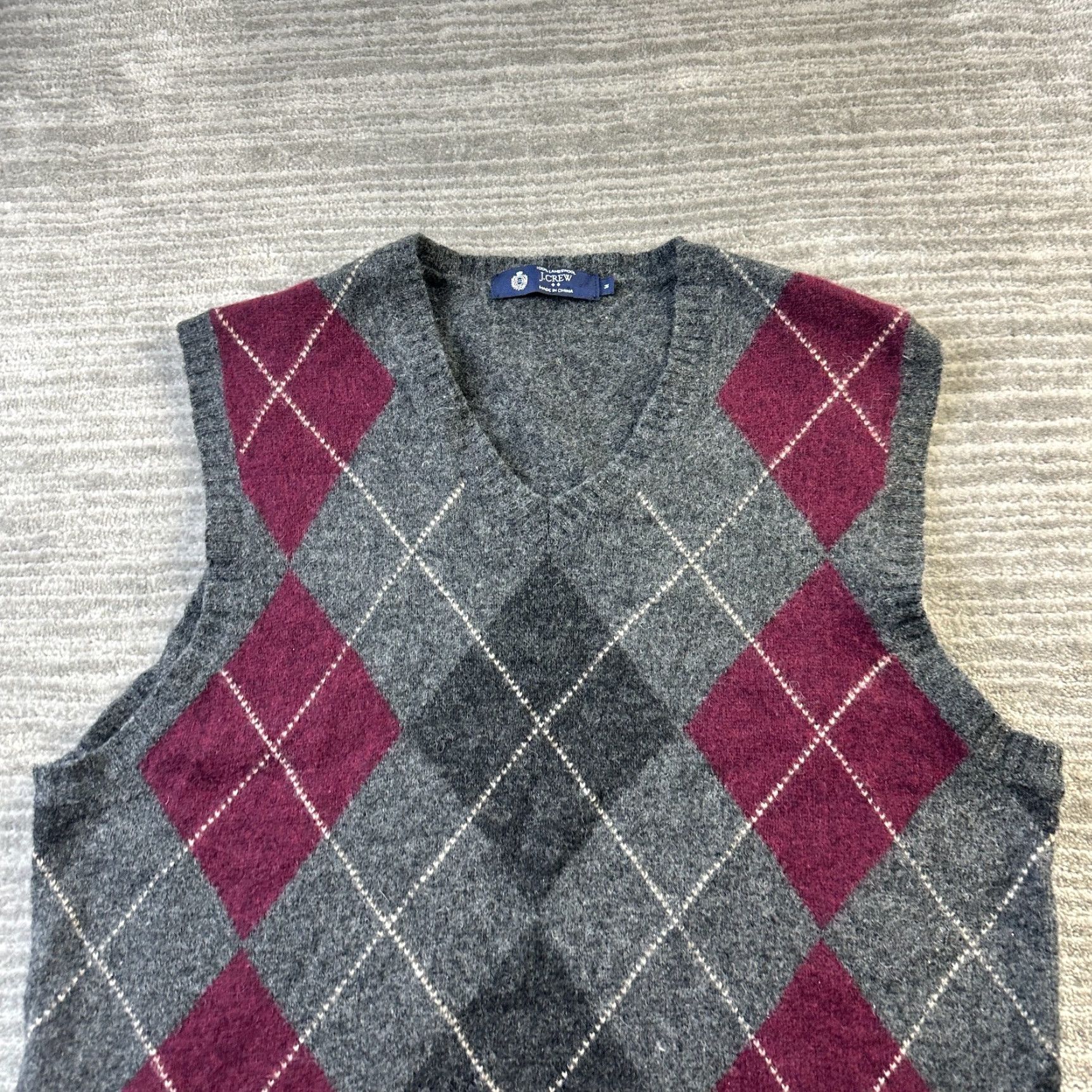 J.Crew VINTAGE J.CREW Vest Mens Medium Gray Knit Lambswool Argyle Preppy Golf Cricket Knit Style All Seasons Pattern Solid 80s 90s Mens Size US M / EU 48-50 / 2 - 3 Thumbnail