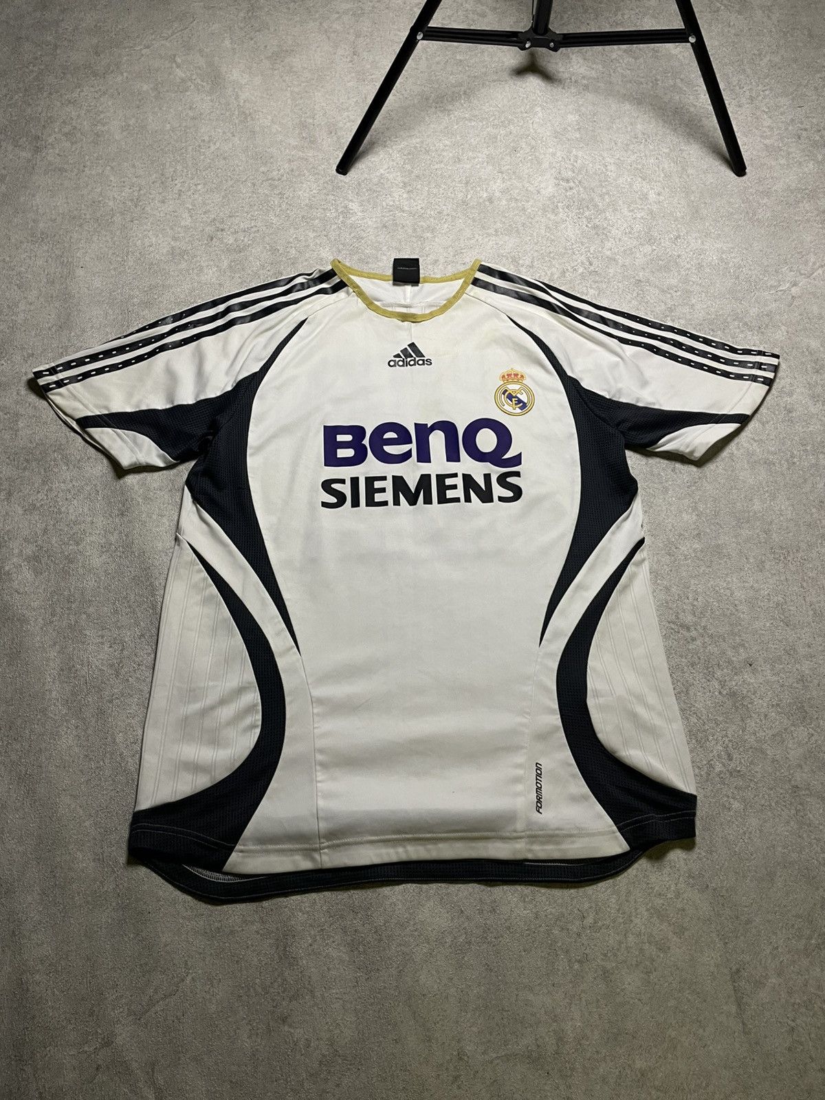 Adidas Real Madrid 2006-2007 home jersey soccer Adidas Size US L / EU 52-54 / 3 - 1 Thumbnail