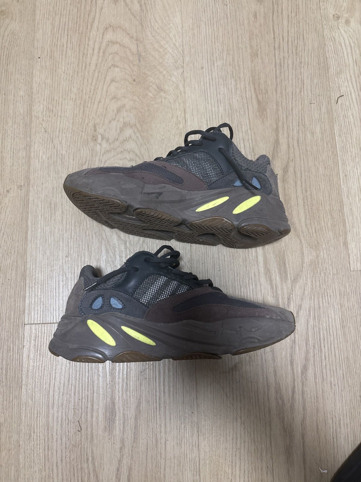 Yeezy Yeezy 700 Mauve Size US 8 / EU 41 - 4 Thumbnail