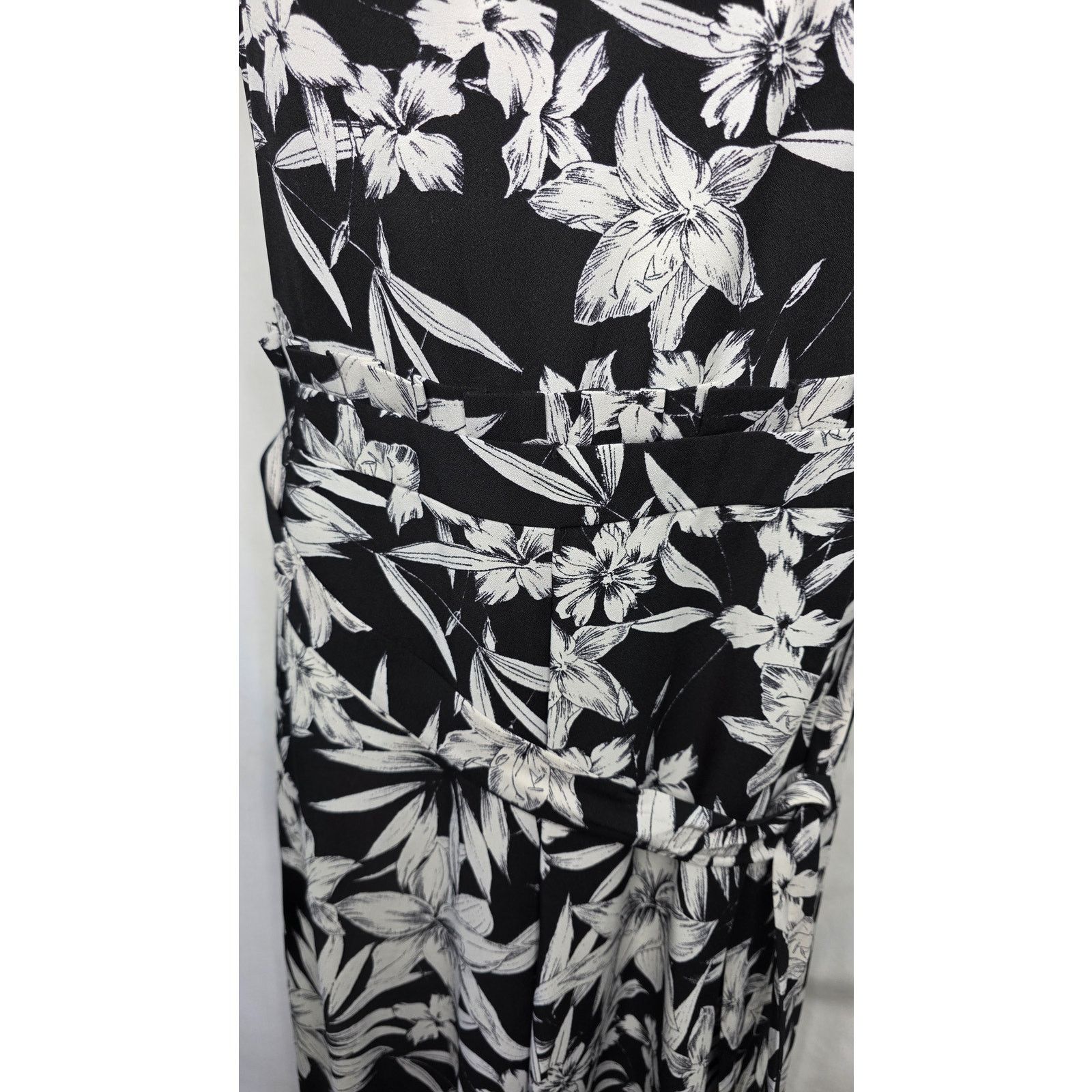 Other ECI Black & White Floral Cropped Wide Leg Pant Jumpsuit Size 28" / US 6 / IT 42 - 5 Thumbnail