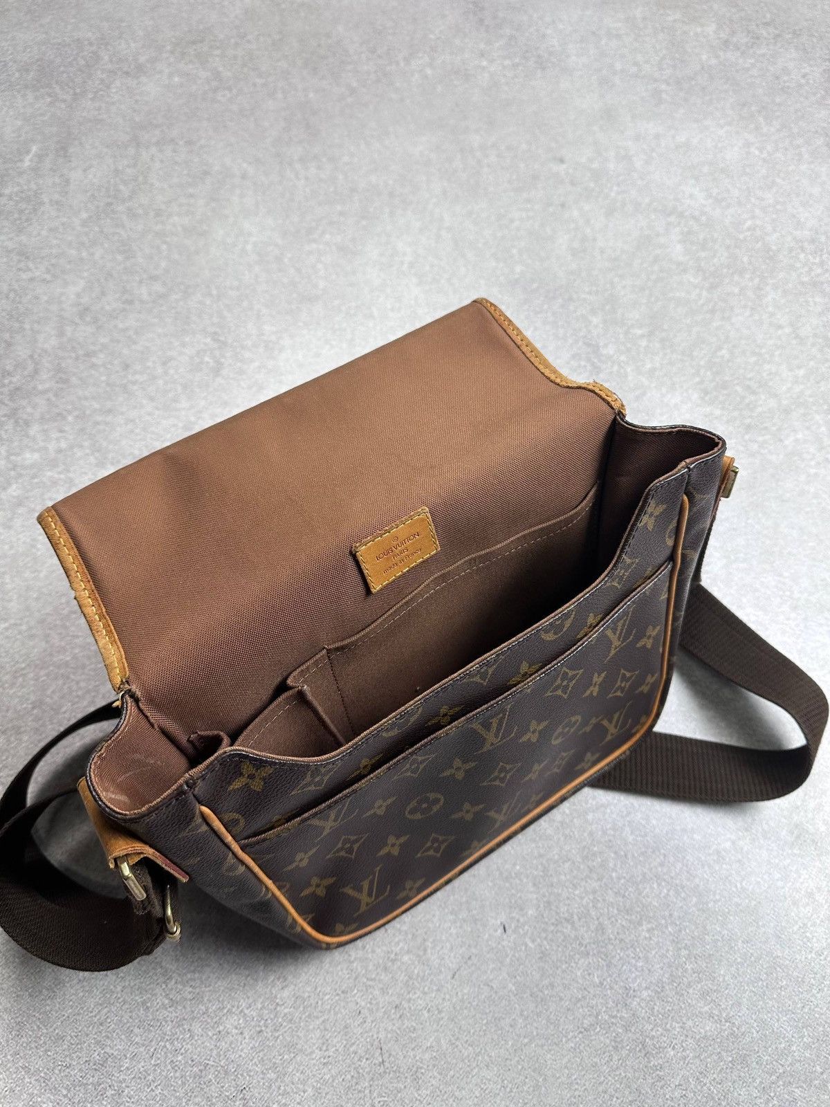 Louis Vuitton Vintage Louis Vuitton Bosphore Monogram Luxury Bag Rare Size ONE SIZE - 5 Thumbnail