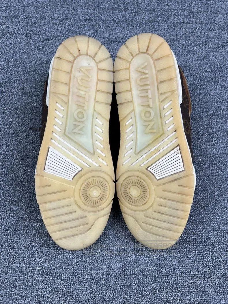 Louis Vuitton Louis Vuitton Monogram Trainer Sneakers. Size US 7.5 / EU 40-41 - 5 Thumbnail