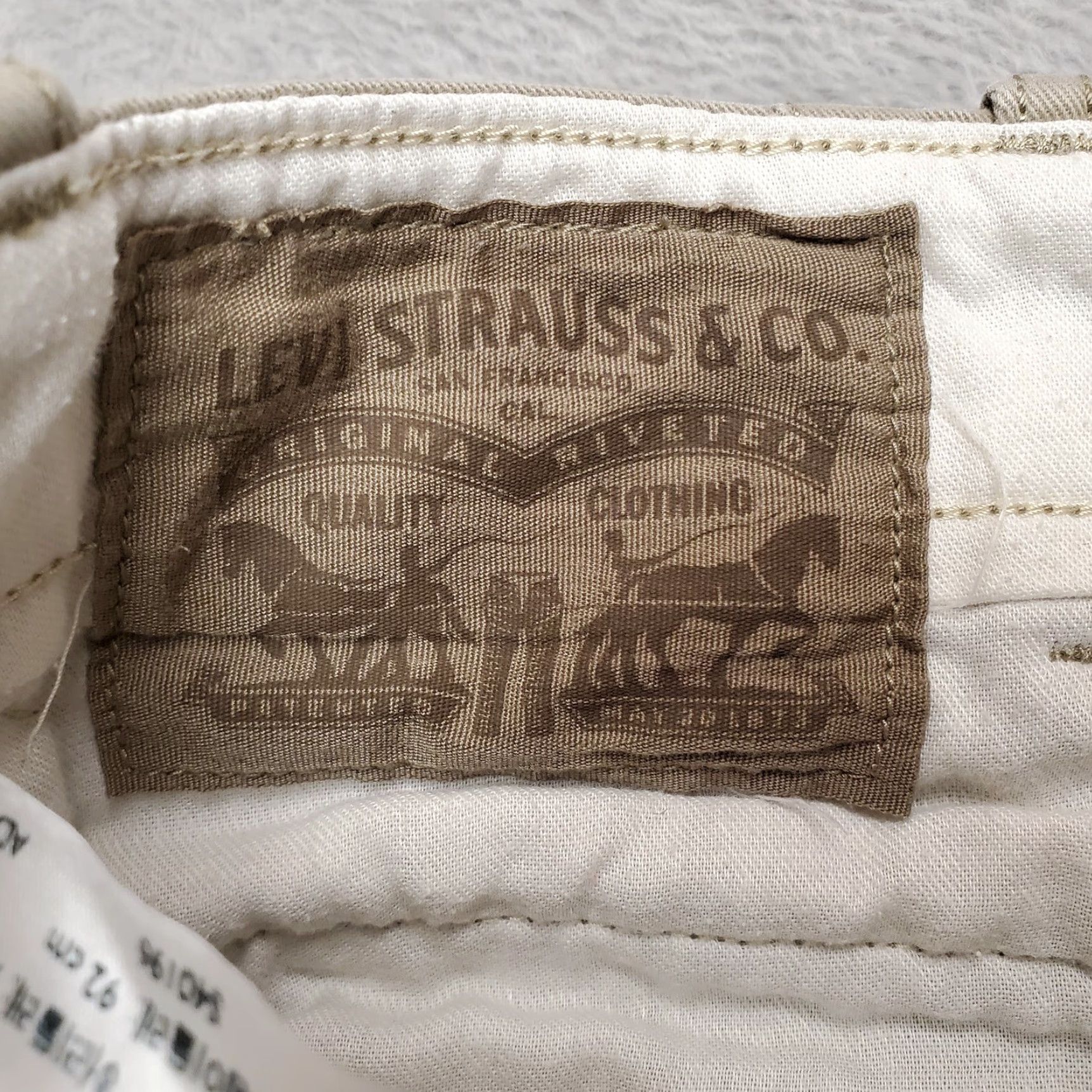 Levi's Levis Shorts Mens 30 Beige Cargo Flat Front Twill Utility Outdoor Casual Comfort Size US 30 / EU 46 - 3 Thumbnail
