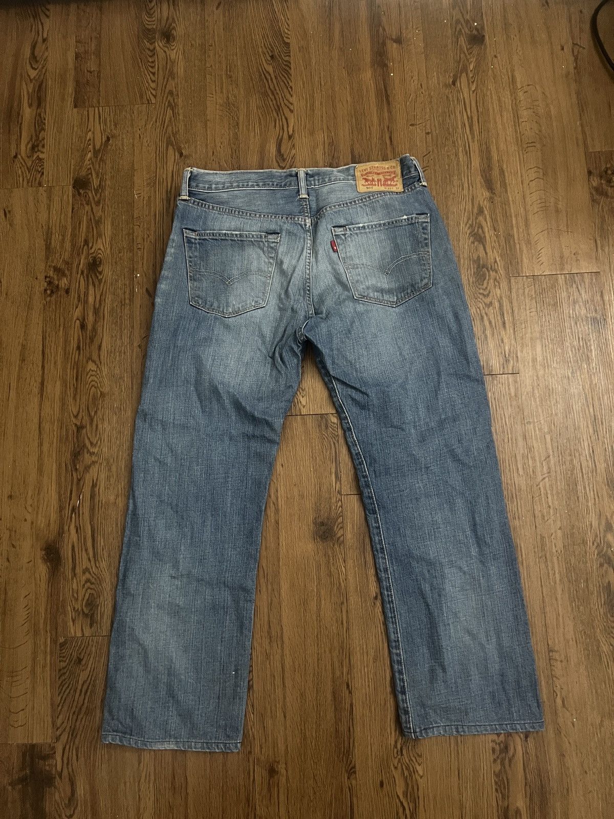 Levi's Modern Lightwash Levi's 501 Jeans 33 x 27 Size US 33 - 2 Thumbnail