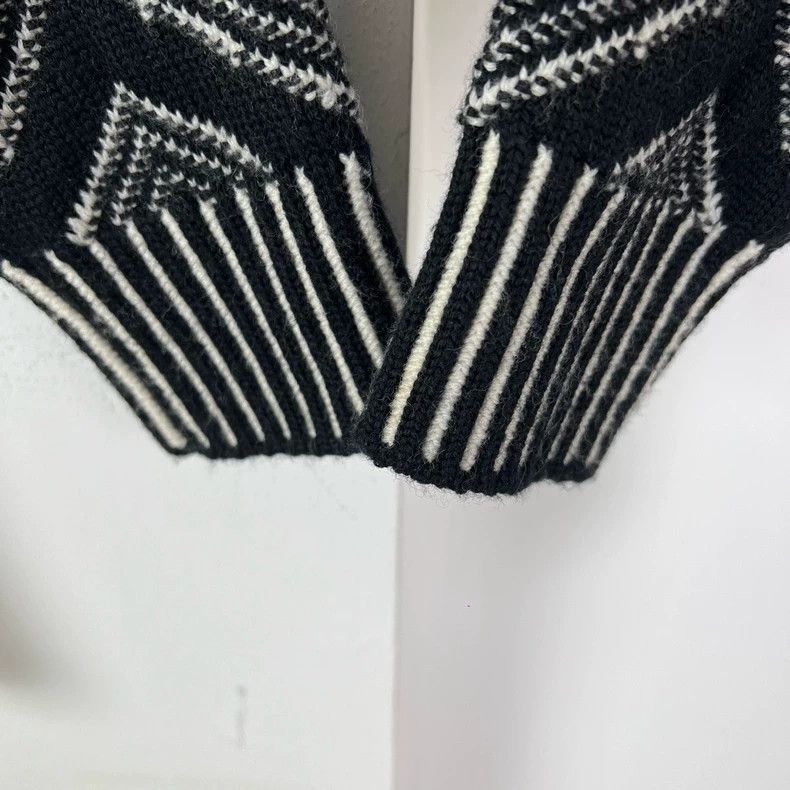 Louis Vuitton Louis Vuitton Geometric Pullover sweater 2502-Nextarrow Size M / US 6-8 / IT 42-44 - 5 Thumbnail