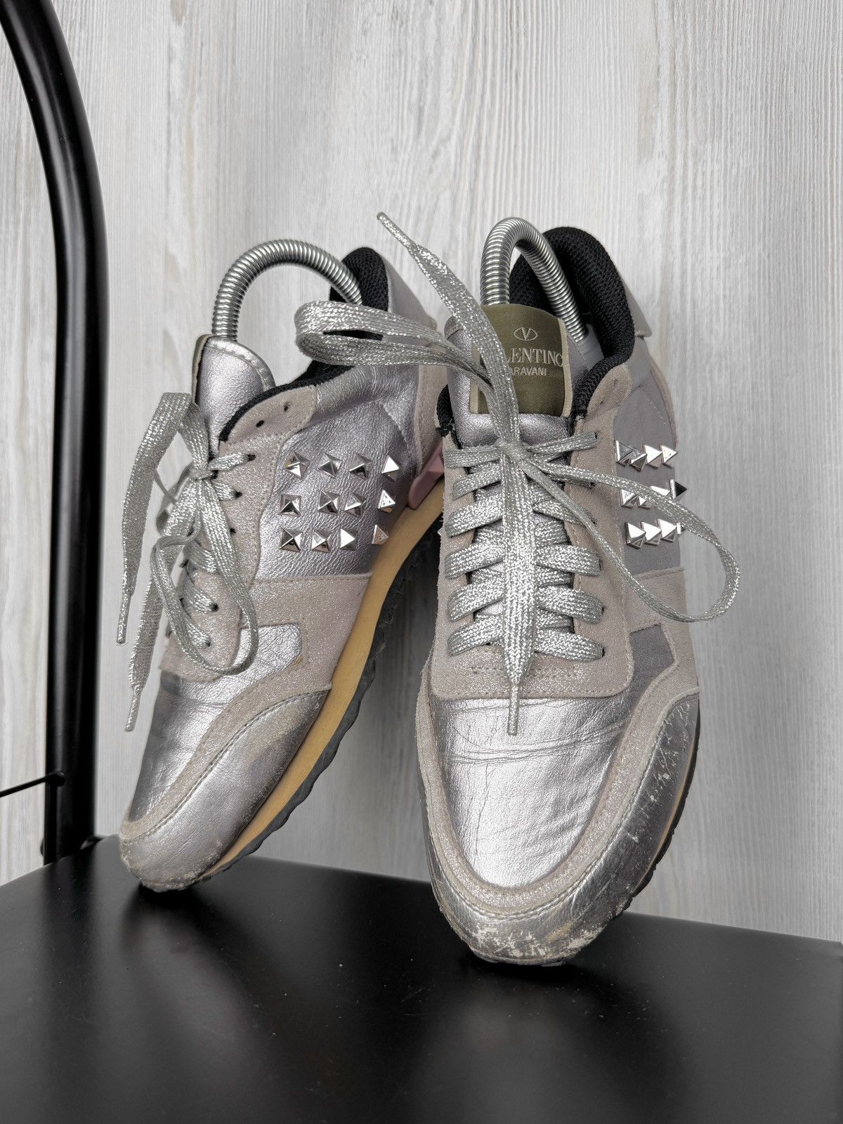 Valentino Valentino Garavani Rockstud grey/silver/pink lowtop sneakers Size US 8 / IT 38 - 18 Thumbnail