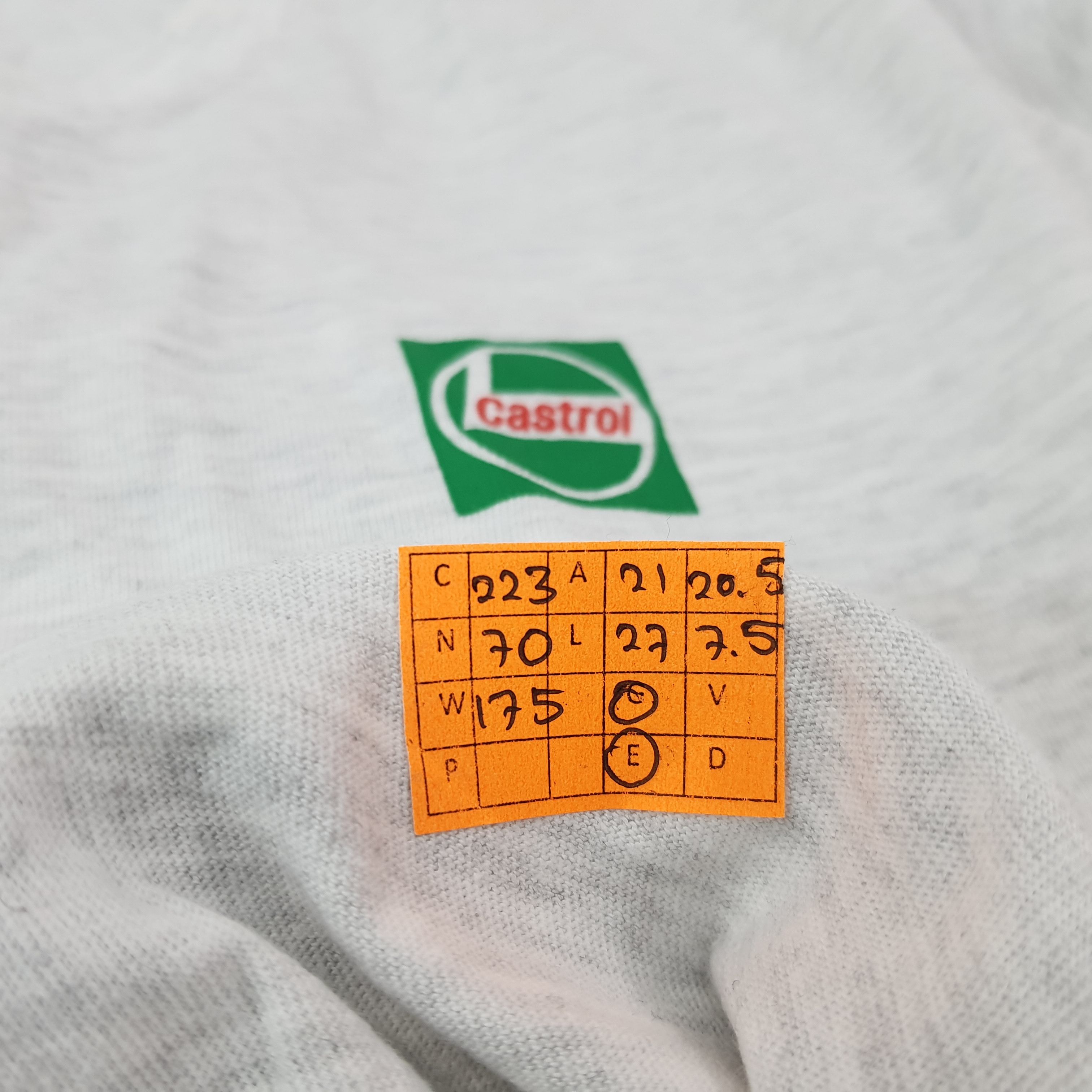 Vintage Vintage Castrol Racing Motorsports Tshirt C223N70 Size US L / EU 52-54 / 3 - 7 Thumbnail