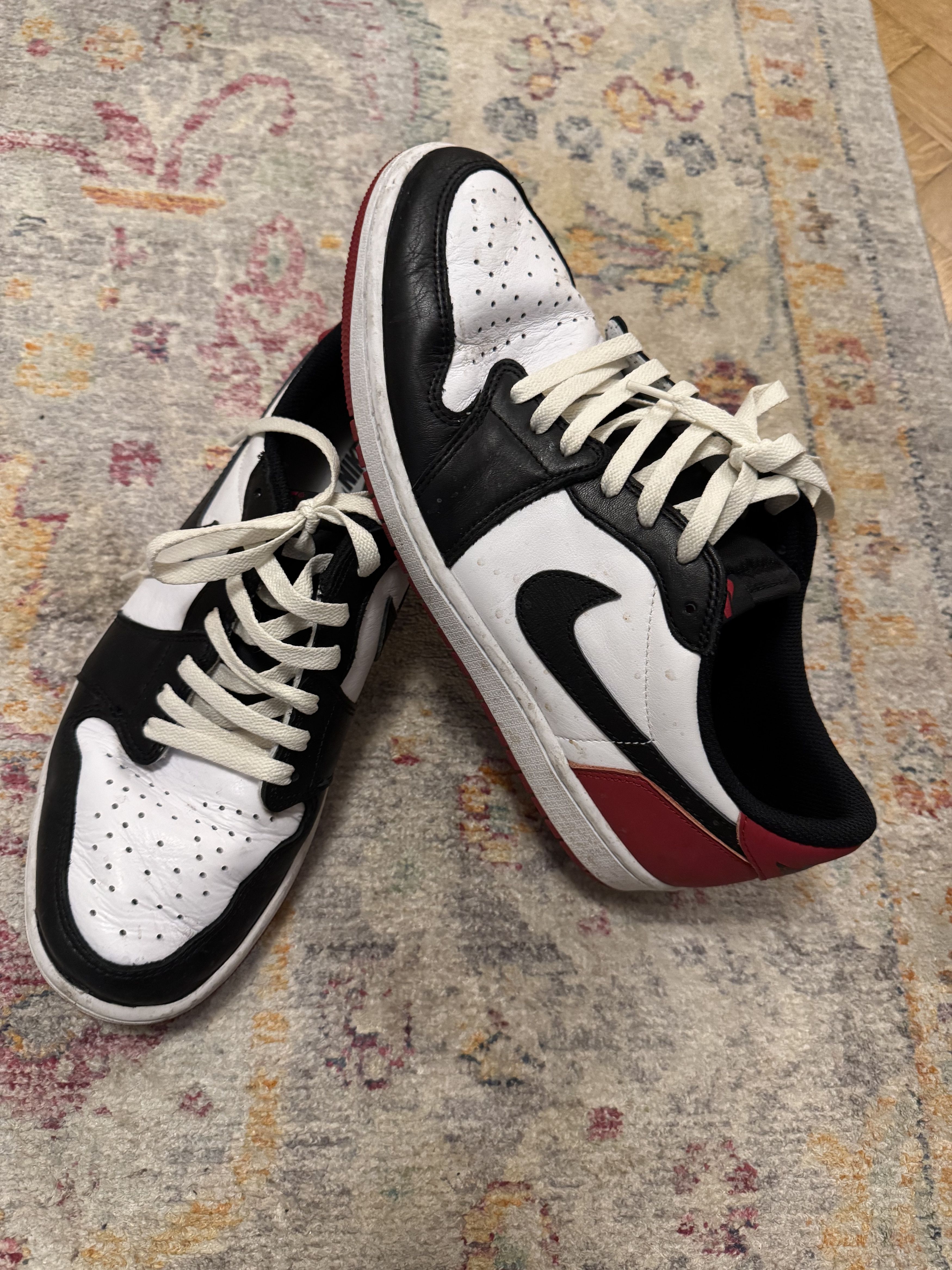 Nike Jordan 1 Retro Low OG Black Toe Size US 11 / EU 44 - 1 Preview