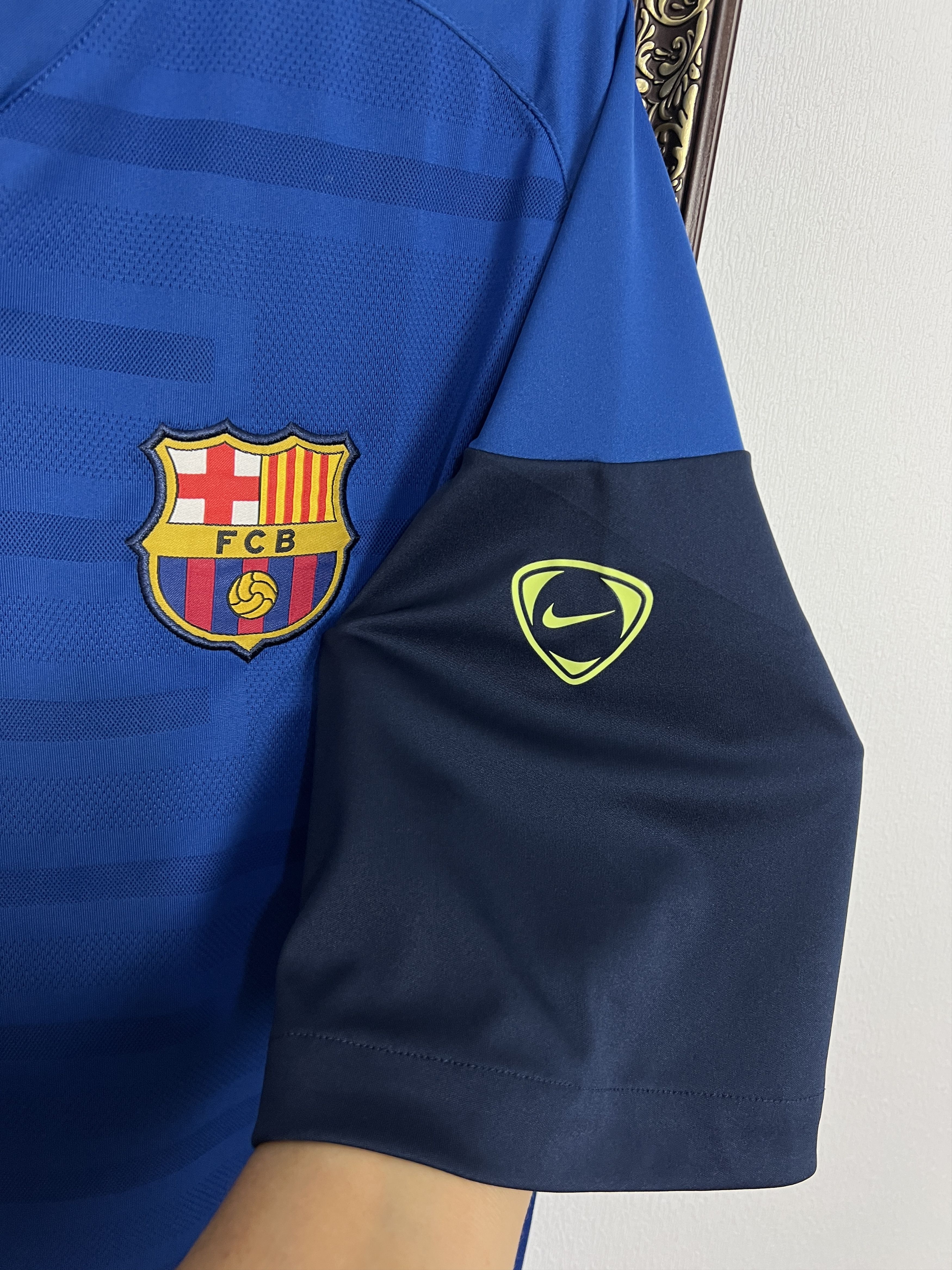 Nike Vintage FC Barcelona Football Shirt Soccer Jersey Trikot Size US XL / EU 56 / 4 - 4 Thumbnail
