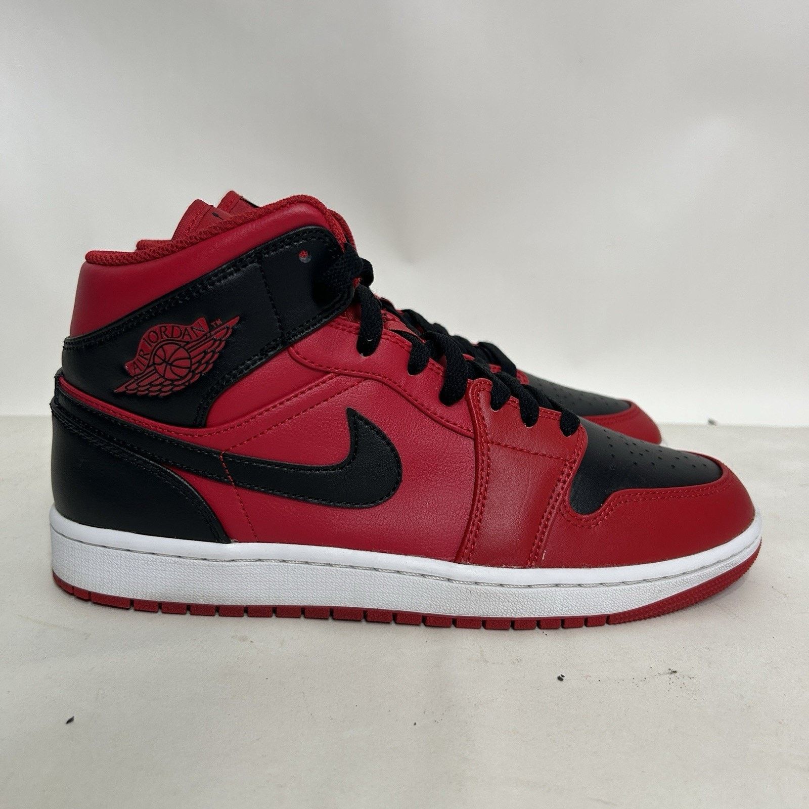 Jordan Brand Nike Air Jordan 1 Mid Retro “Reverse Bred/Gym Red Black” Size US 9 / EU 42 - 4 Thumbnail