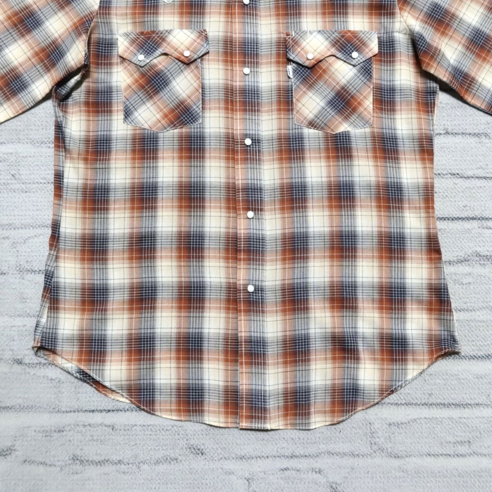 Levi's Vintage Levis Saw Tooth Plaid Shirt L Mens 80s Western Plaid Length 29.5" Chest 21.5" Size L Size US L / EU 52-54 / 3 - 5 Thumbnail