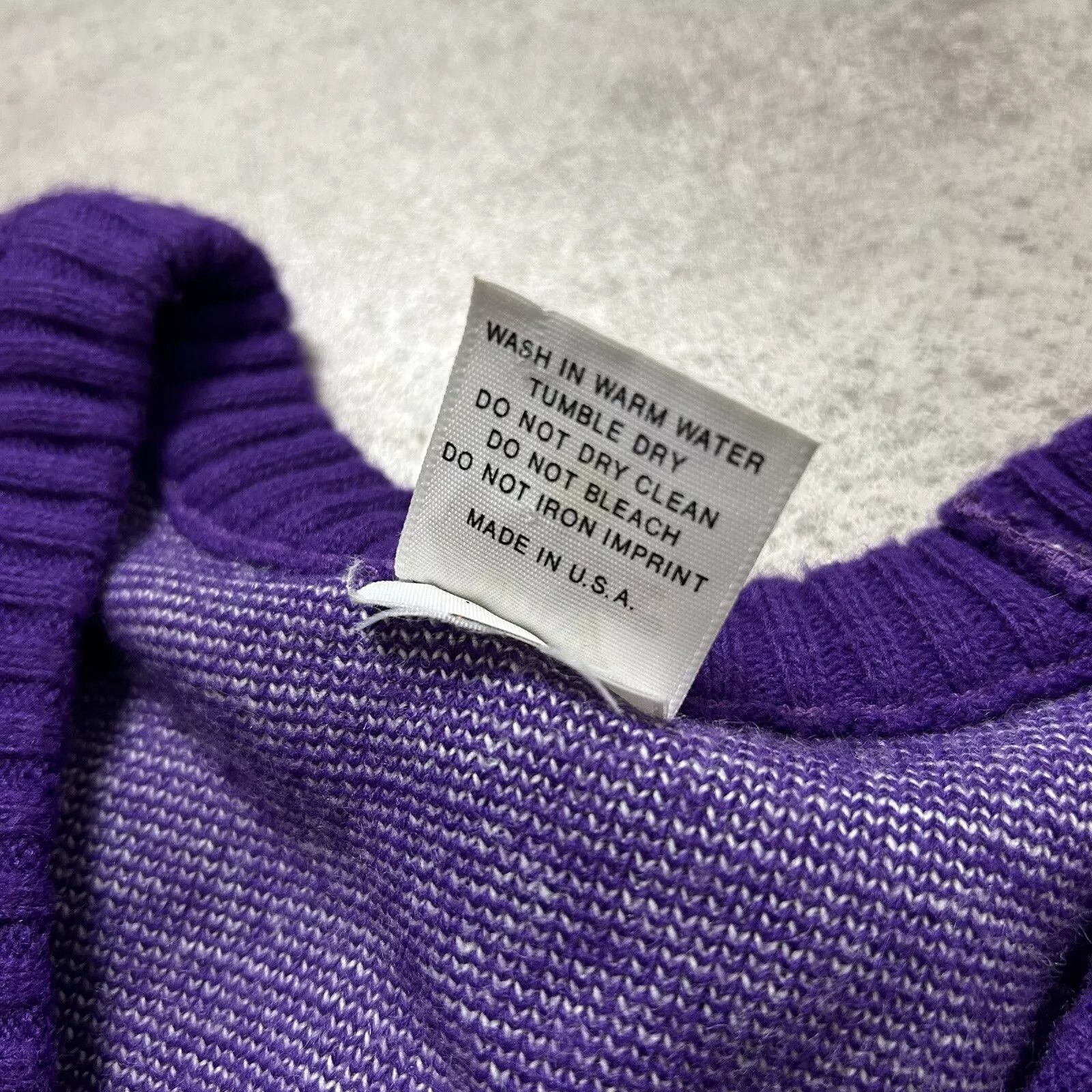 NCAA × Vintage WASHINGTON HUSKIES ANY WEAR ACRYLIC KNIT SWEATER SIZE L Size US L / EU 52-54 / 3 - 4 Thumbnail