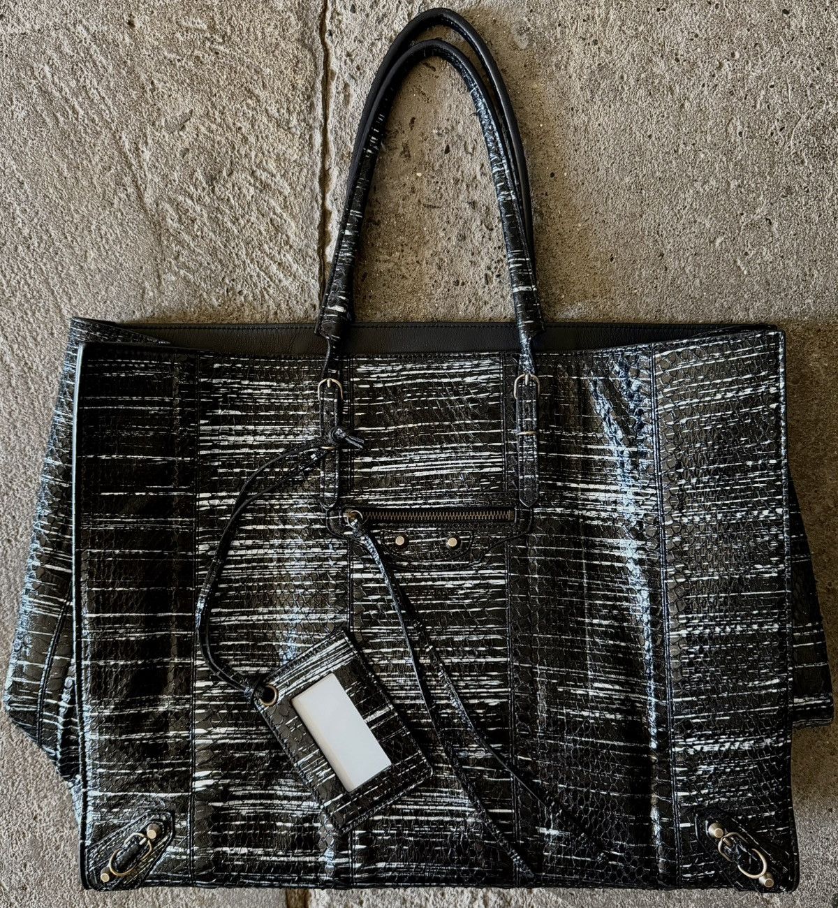 Balenciaga Balenciaga - 2000's - Python A4 - Papier Tote Bag Size ONE SIZE - 19 Thumbnail