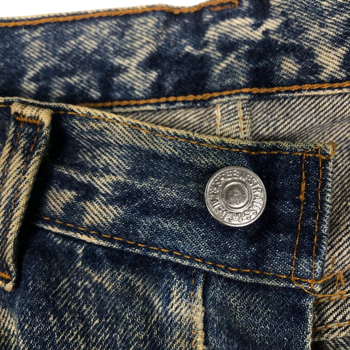 Levi's 🔥VINTAGE DENIM JEANS LEVI’S 501 DISTRESSED RUSTY DESIGN Size US 33 - 18 Thumbnail