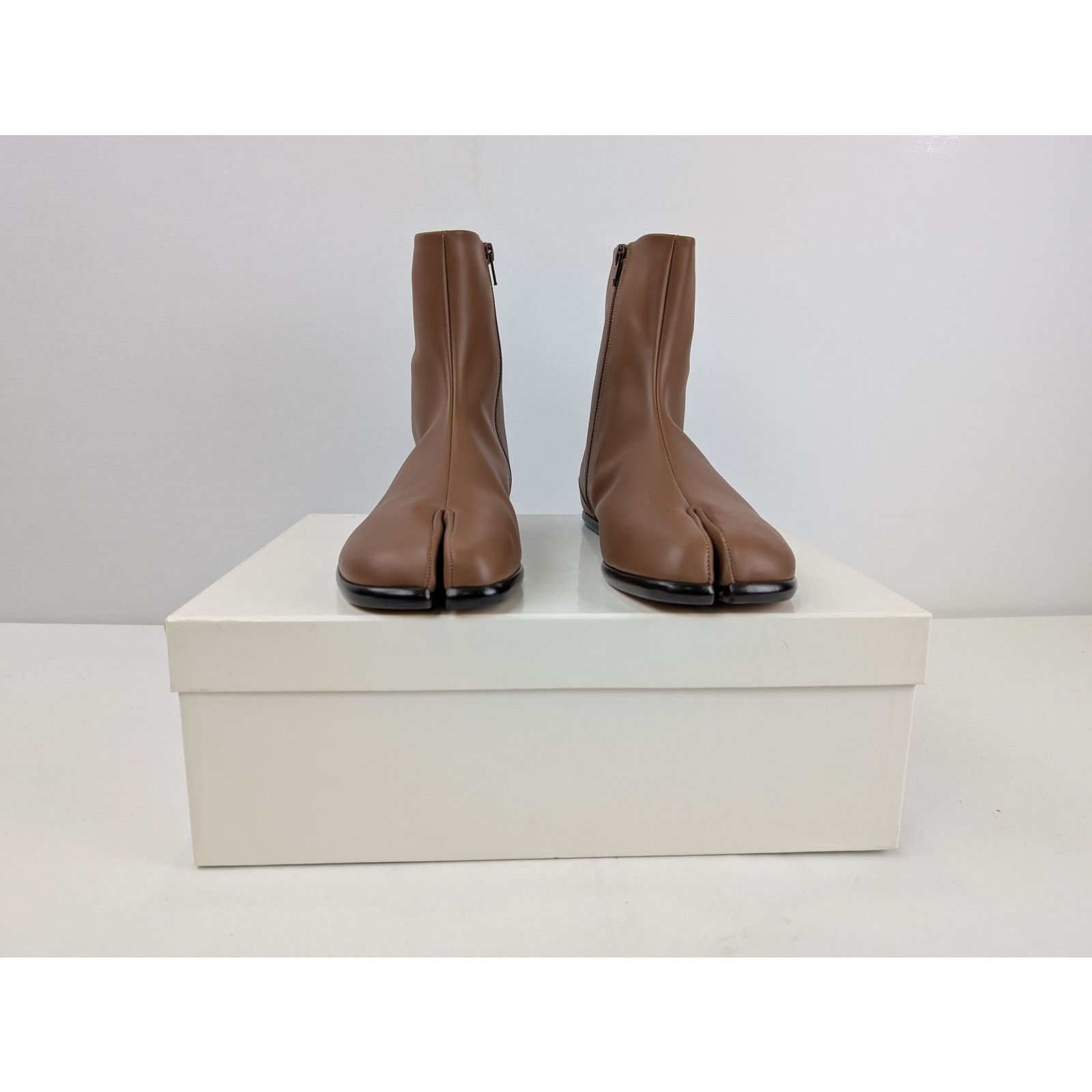 Maison Margiela o1rshd1 Tabi Boots in Brown Size US 10 / EU 43 - 16 Thumbnail