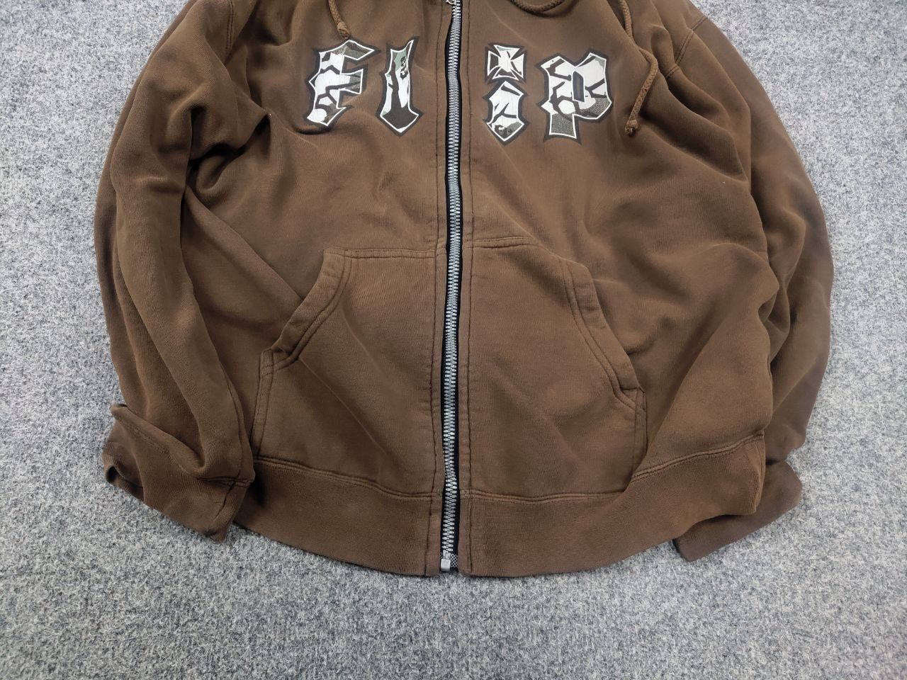 Flip Skateboards Vintage 90's Flip Skateboards Logo Faded Brown Zip Hoodie Size US M / EU 48-50 / 2 - 4 Thumbnail