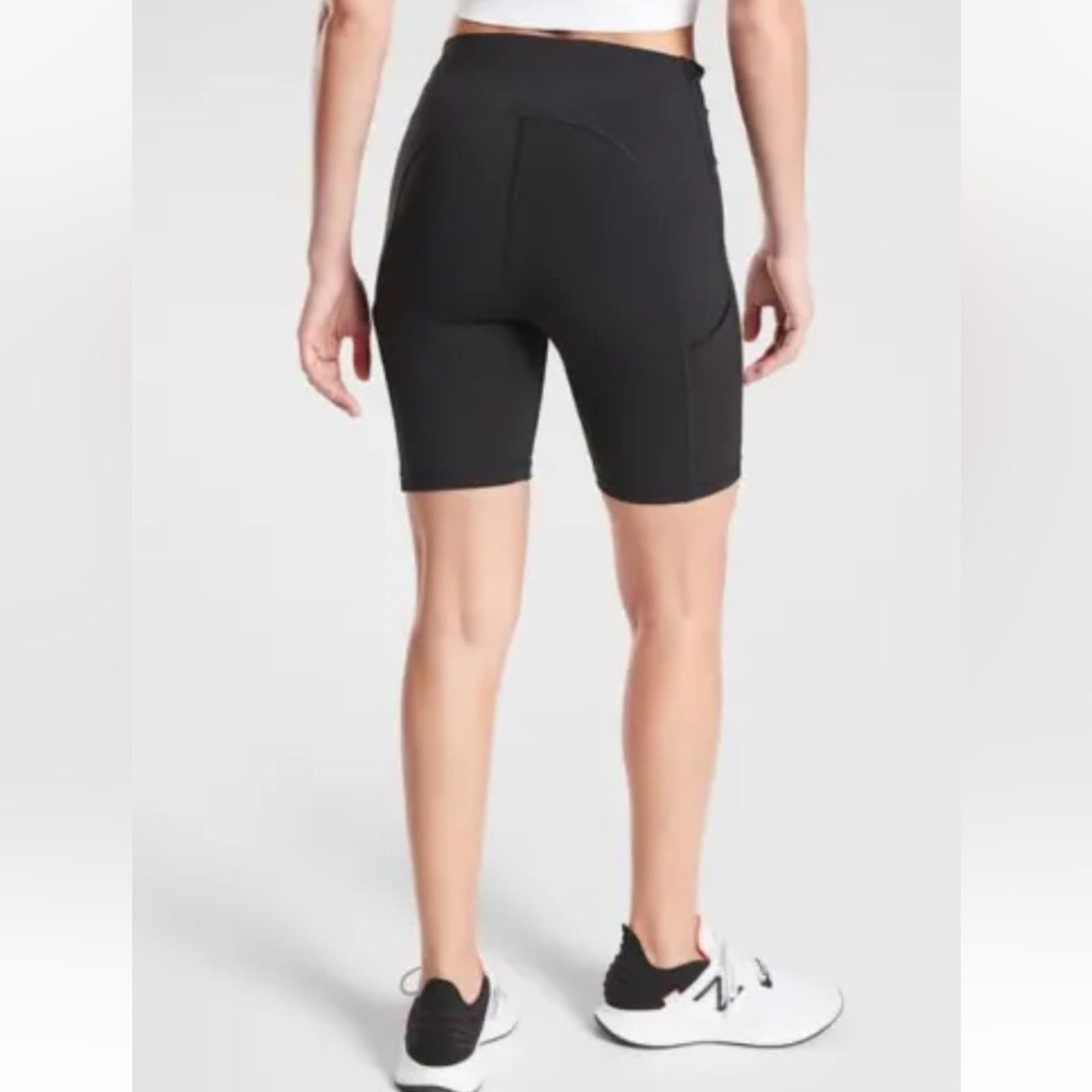 Athleta Athleta Ultimate Stash Pocket 7" Biker Shorts Black Size XS Size 27" / US 4 / IT 40 - 5 Thumbnail