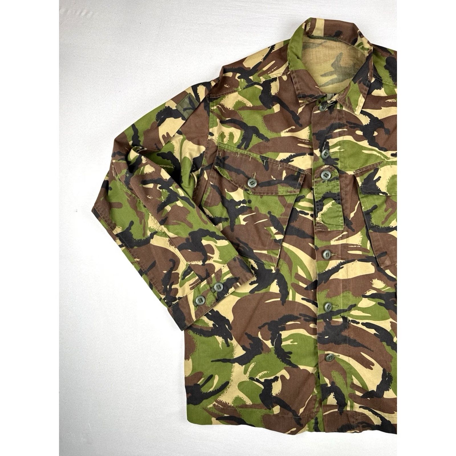 Vintage VINTAGE New Zealand Military DPM Combat Smock Shirt Camo Zip Front Medium 80s 90s Mens Size US M / EU 48-50 / 2 - 2 Thumbnail