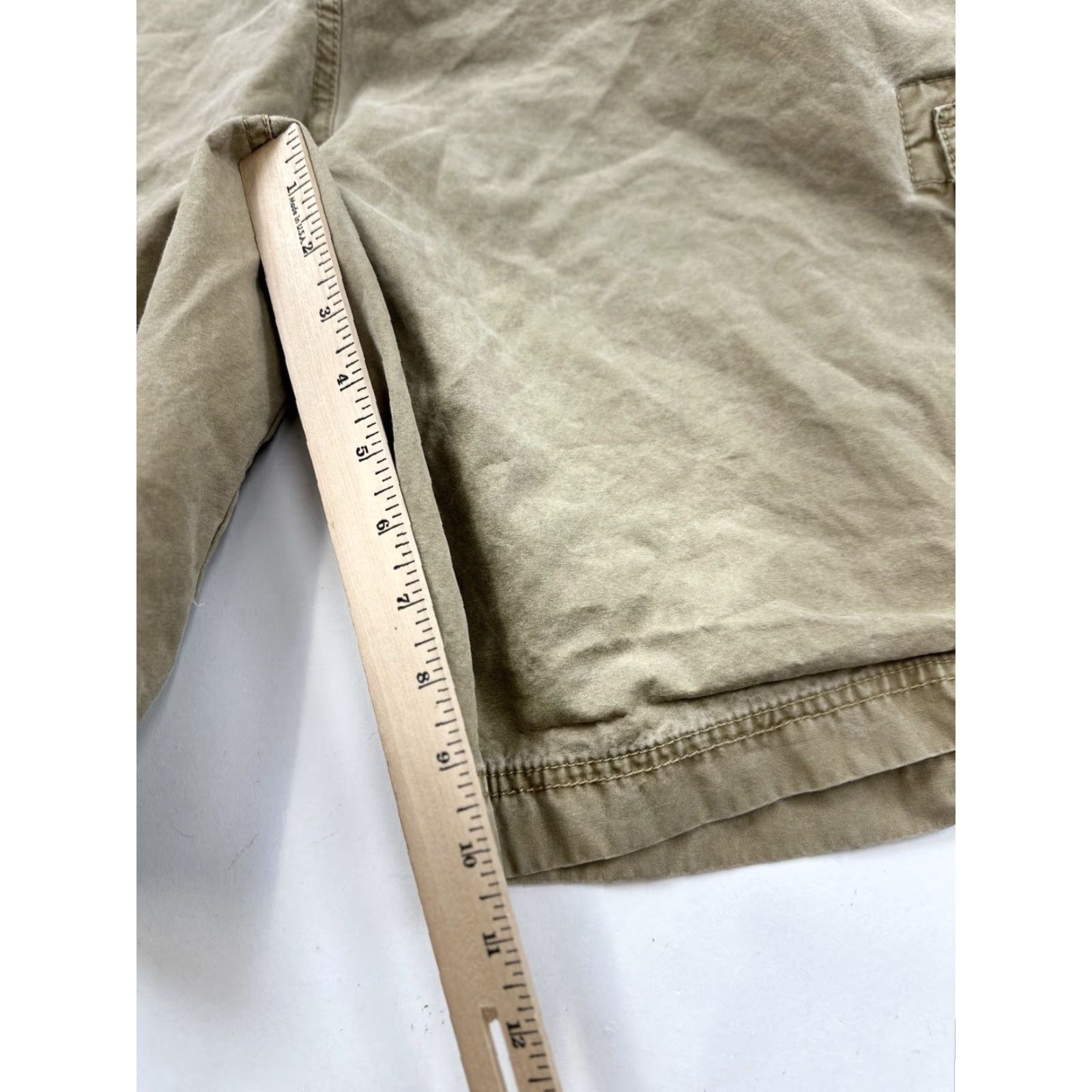 Eddie Bauer VINTAGE Eddie Bauer Shorts Men 42 Khaki Cargo Hiking Safari Trail Pockets Beige 10 in Inseam Classic Regular Mens Size US 42 / EU 58 - 6 Thumbnail