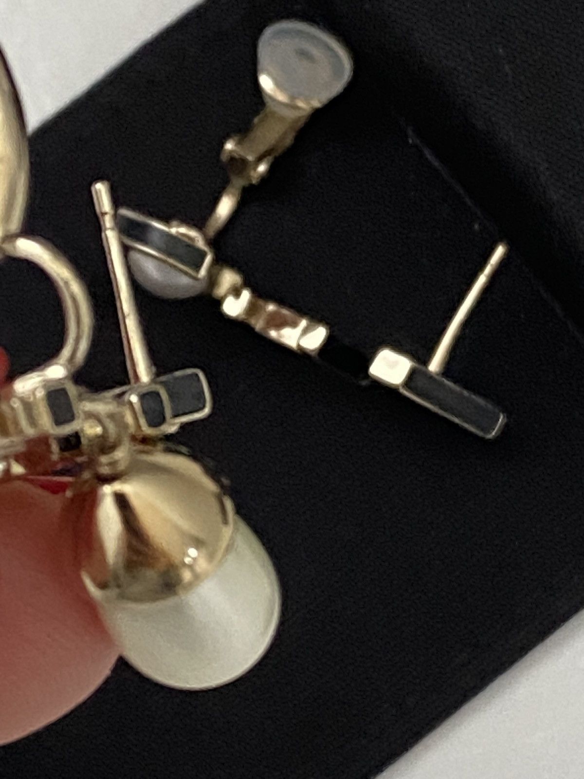 Chanel Authentic Chanel earrings Size ONE SIZE - 15 Thumbnail
