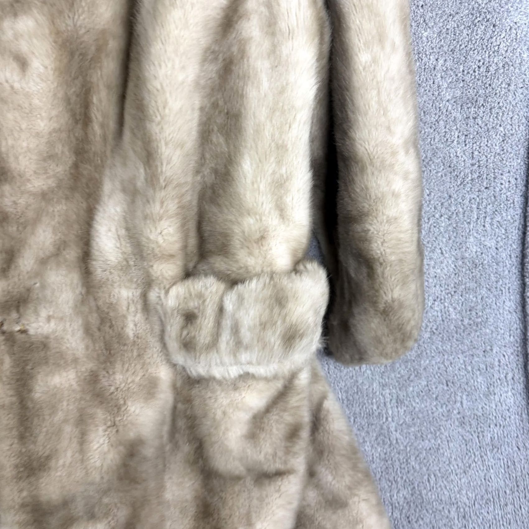 Vintage VINTAGE Lykafur Coat Womens Long Beige Overcoat Fur Lined Hinged Hook & Eye Pockets Size L / US 10 / IT 46 - 3 Thumbnail