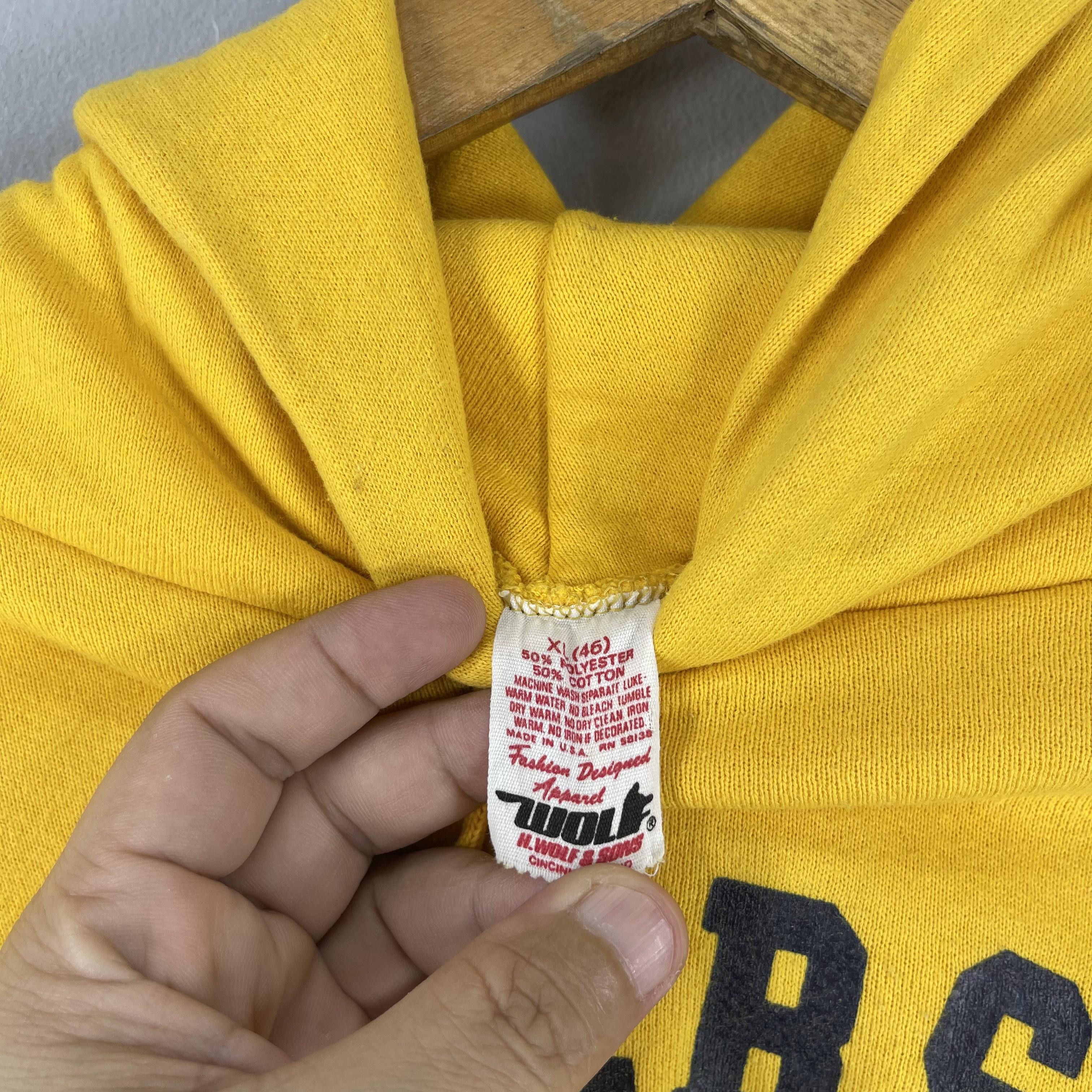 Vintage Vintage 90s UNIVERSITY Of MICHIGAN Spellout Pullover Hoodie Size US M / EU 48-50 / 2 - 9 Thumbnail