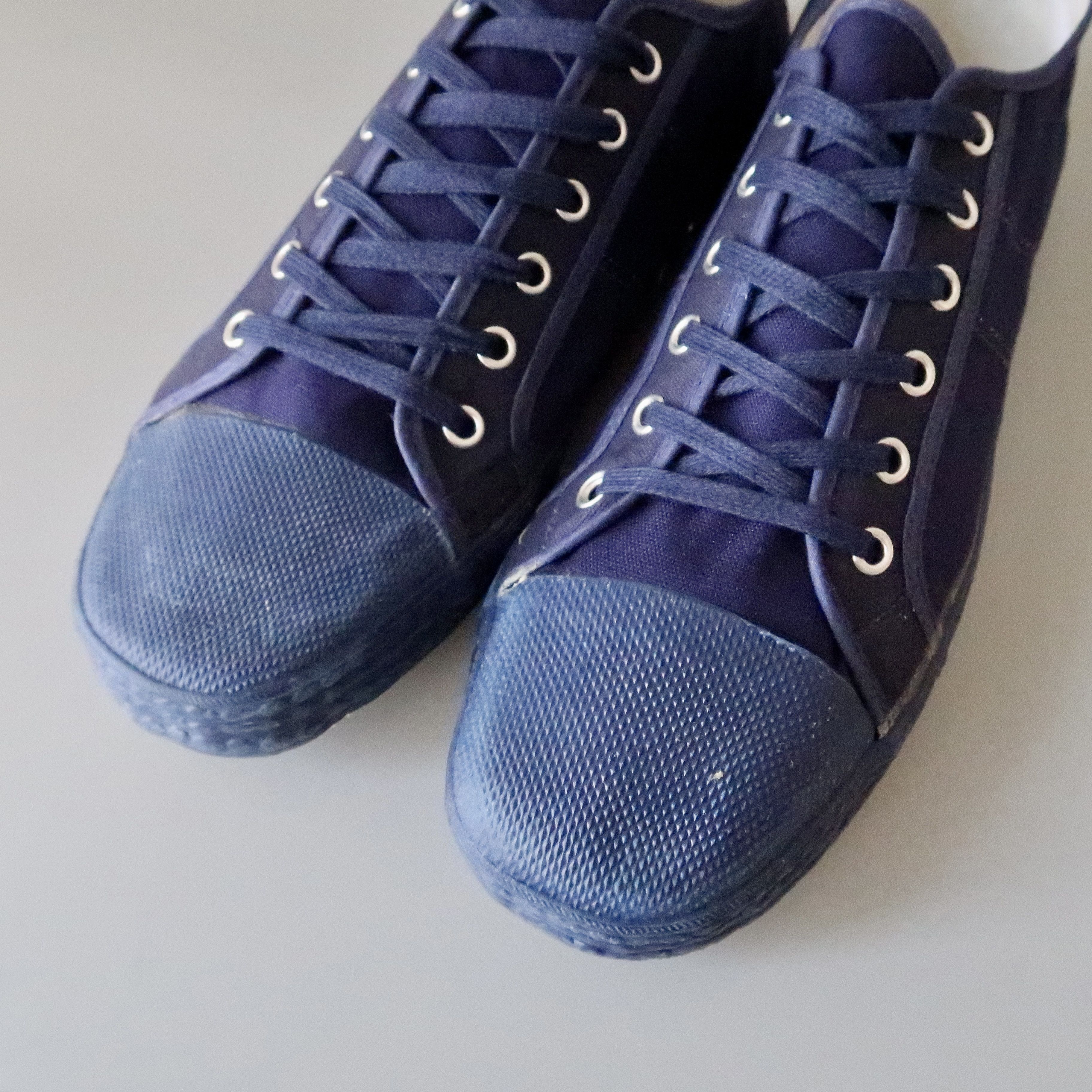 Vintage DEADSTOCK, VTG 1970s Swedish Army gym trainers size 44 Size US 10 / EU 43 - 6 Thumbnail
