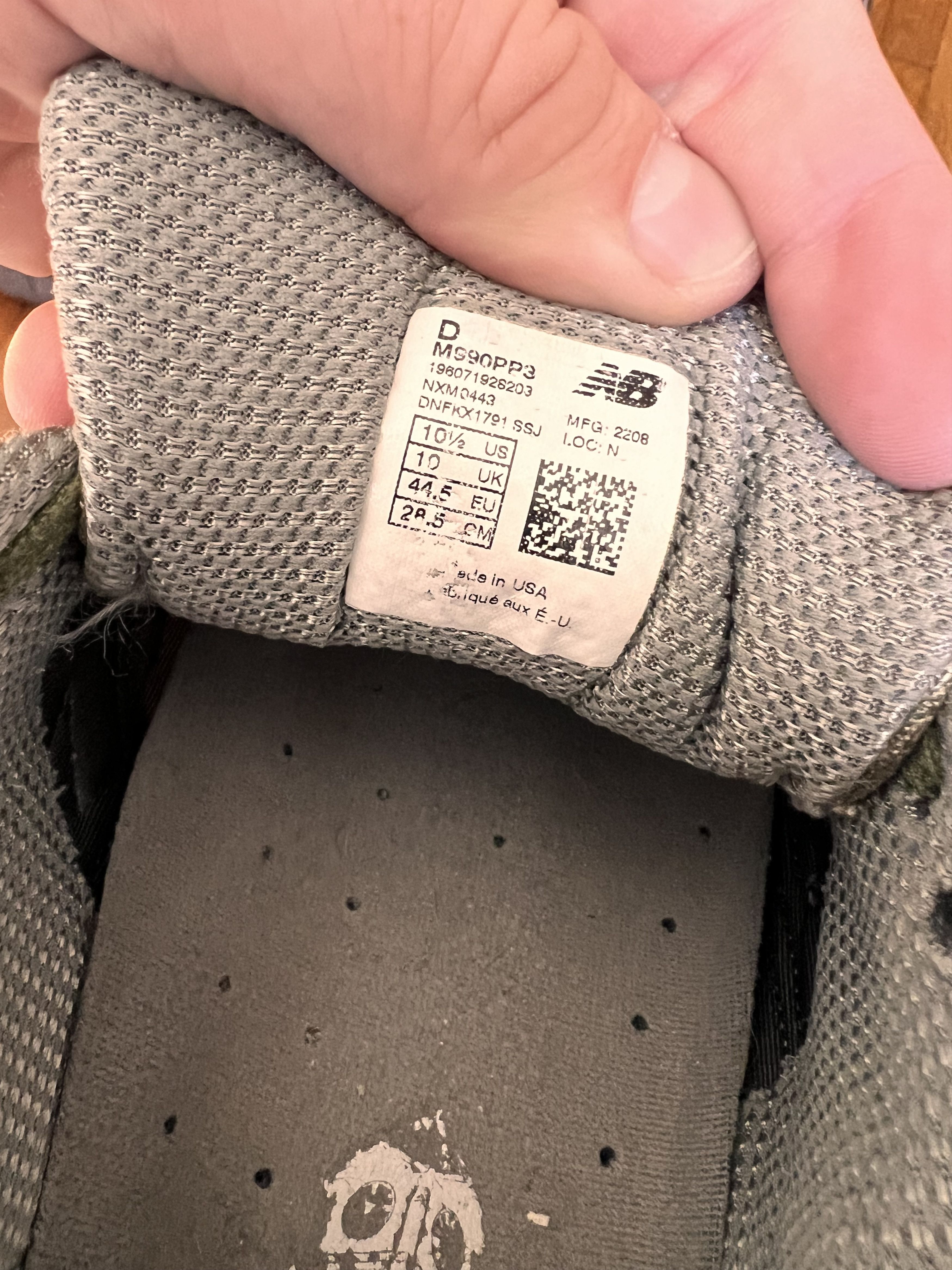 New Balance × Patta NB Patta 990v3 Keep Your Friends Close Size US 10.5 / EU 43-44 - 9 Thumbnail