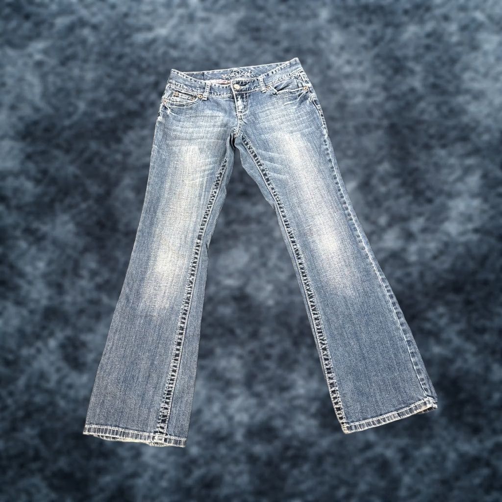 Vintage Maurices Jeans Bootcut 30x30 Womens Light Wash Low Rise Y2K Rhinestone Blue Vintage? Size 30" / US 8 / IT 44 - 1 Thumbnail
