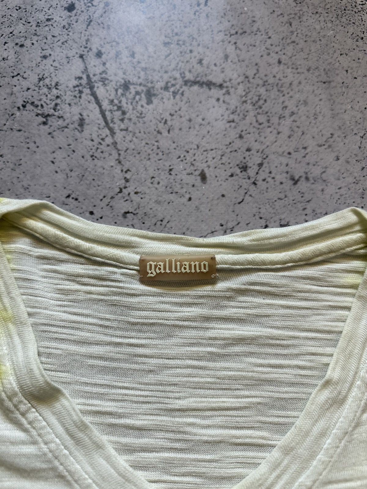 John Galliano × Vintage Vintage Galliano Tie Die T-shirt Luxury Tee V neck Y2K USA Size US M / EU 48-50 / 2 - 3 Thumbnail