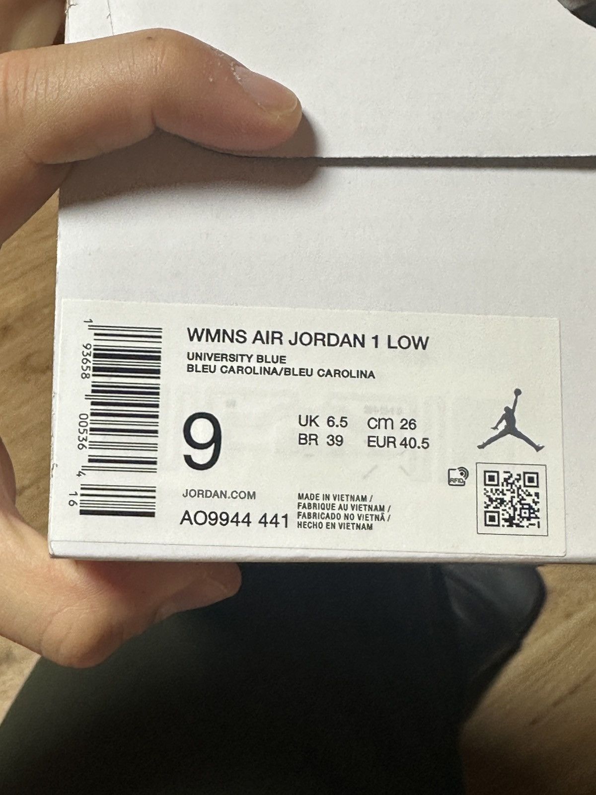 Jordan Brand × Nike *NEW* size 9 US Women JORDAN 1 UNC Low University Blue Size US 9 / IT 39 - 10 Thumbnail