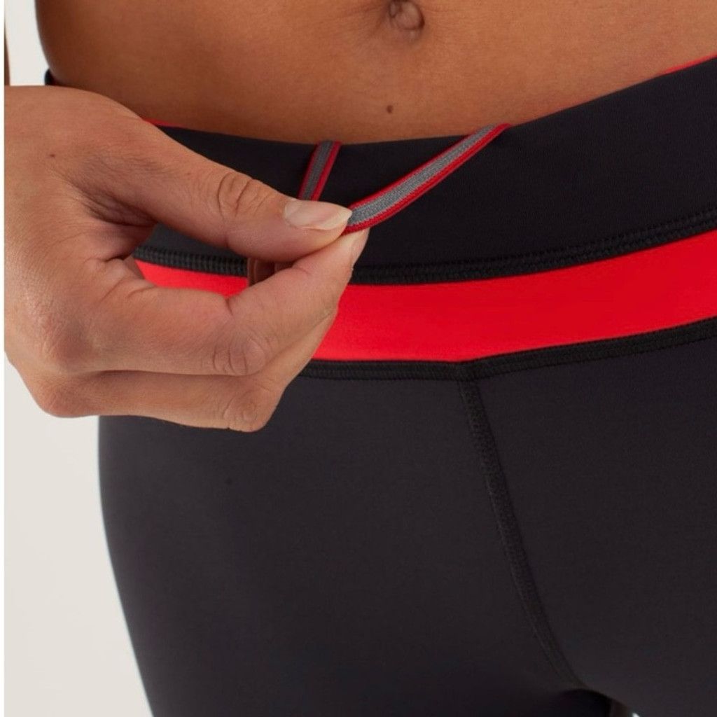 Lululemon Lululemon Run: Inspire Crop II Deep Coal and Love Red Size 28" / US 6 / IT 42 - 3 Thumbnail