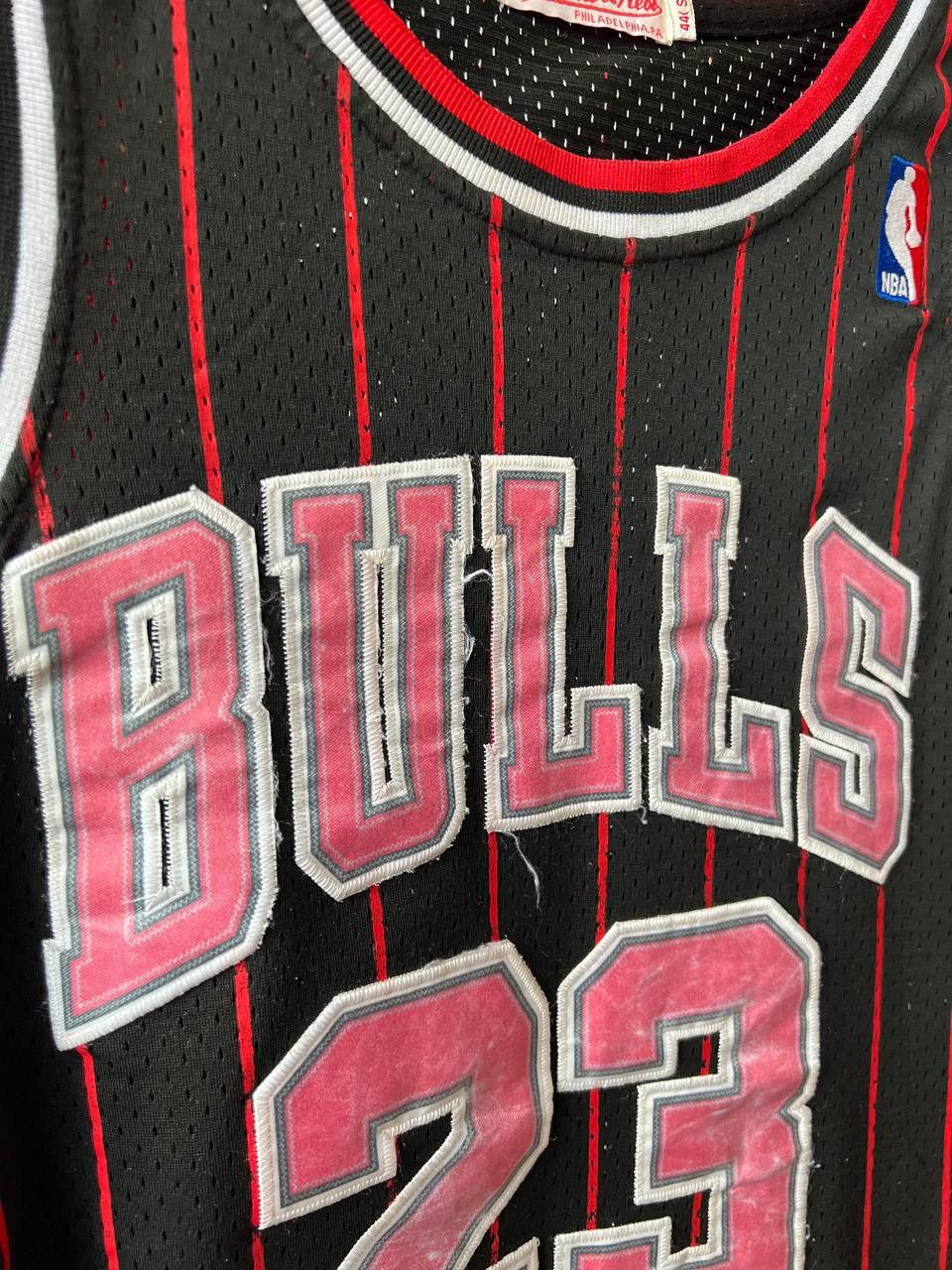 NBA 1097/98 CHICAGO BULLS #23 JORDAN MITCHELL&NESS RARE JERSEY Size US S / EU 44-46 / 1 - 5 Thumbnail