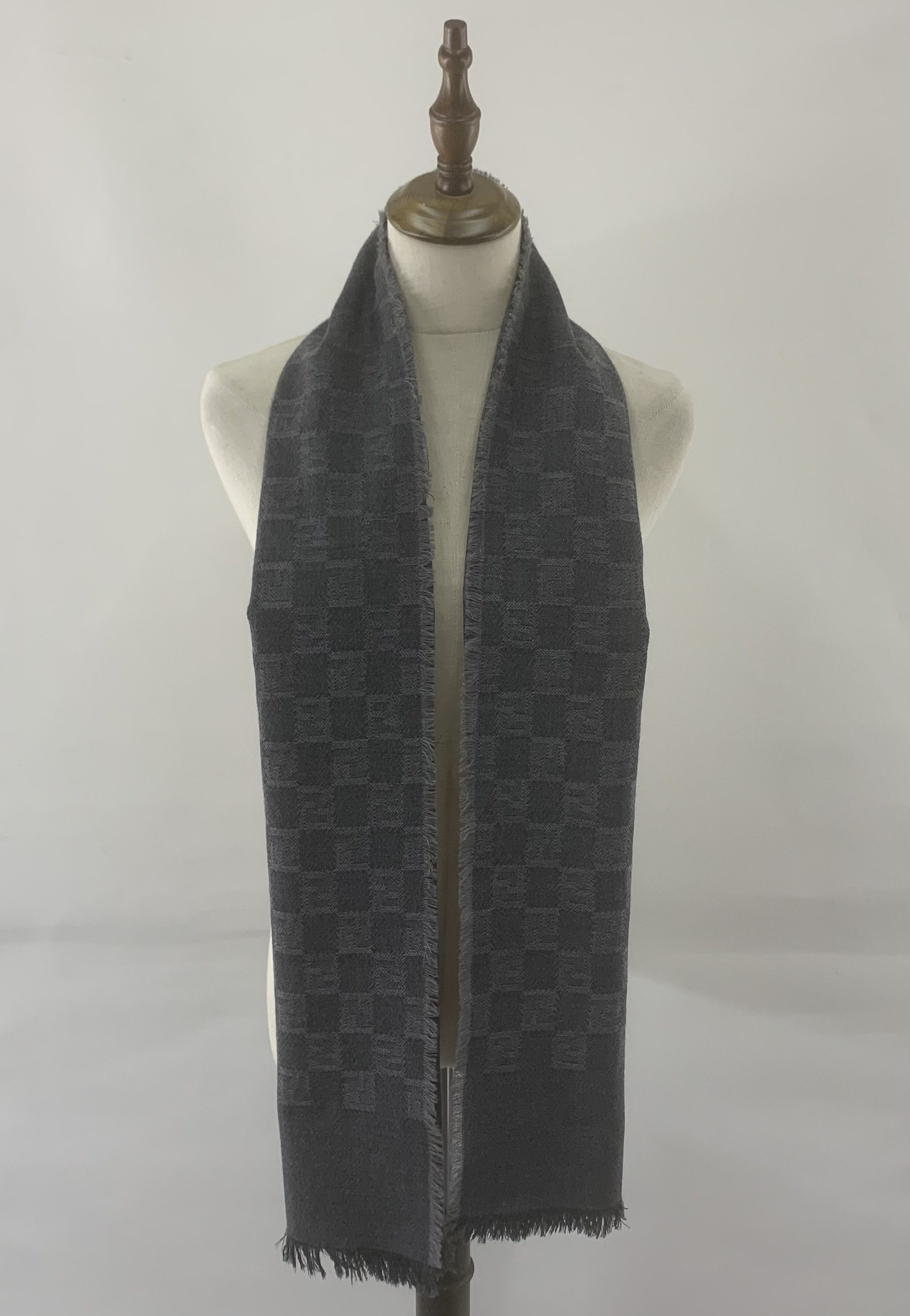 Fendi Fendi Scarf Wool Muffler Neck Wrap BL9276 Size ONE SIZE - 1 Thumbnail