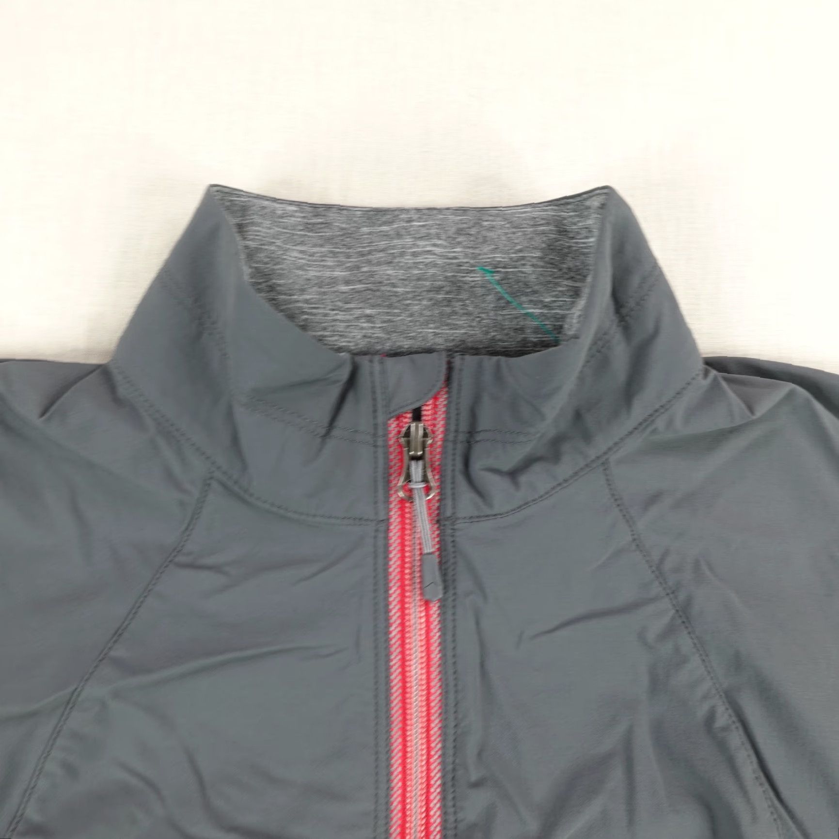 Mountain Hardwear Mountain Hardwear Jacket Womens Large Gray Mighty Power Hybrid Windbreaker Coat Size L / US 10 / IT 46 - 2 Thumbnail