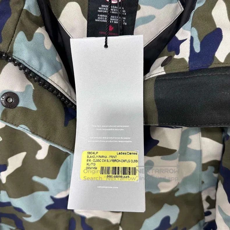 Canada Goose Camo Logo Hooded Down Jacket. Size US XL / EU 56 / 4 - 7 Thumbnail