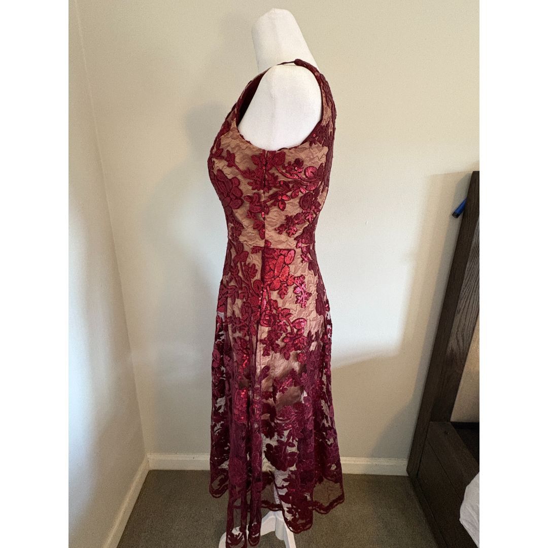Dress the Population Dress the Population Burgundy Sequin Floral Midi Dress XS Size XS / US 0-2 / IT 36-38 - 2 Thumbnail