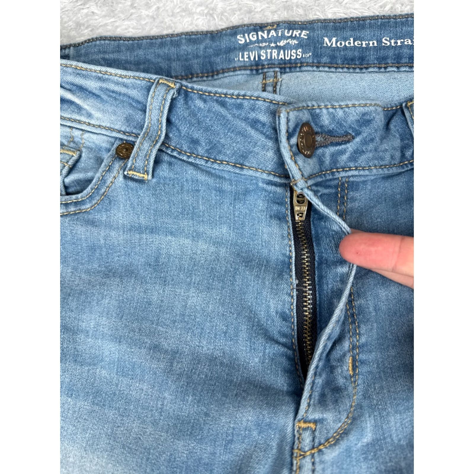Levi's Levi's Jeans Womens 32 Blue Denim Straight Leg 34 Inseam Regular Fit Cotton Signature 32x34 Size 24" / US 00 / IT 34 - 5 Thumbnail