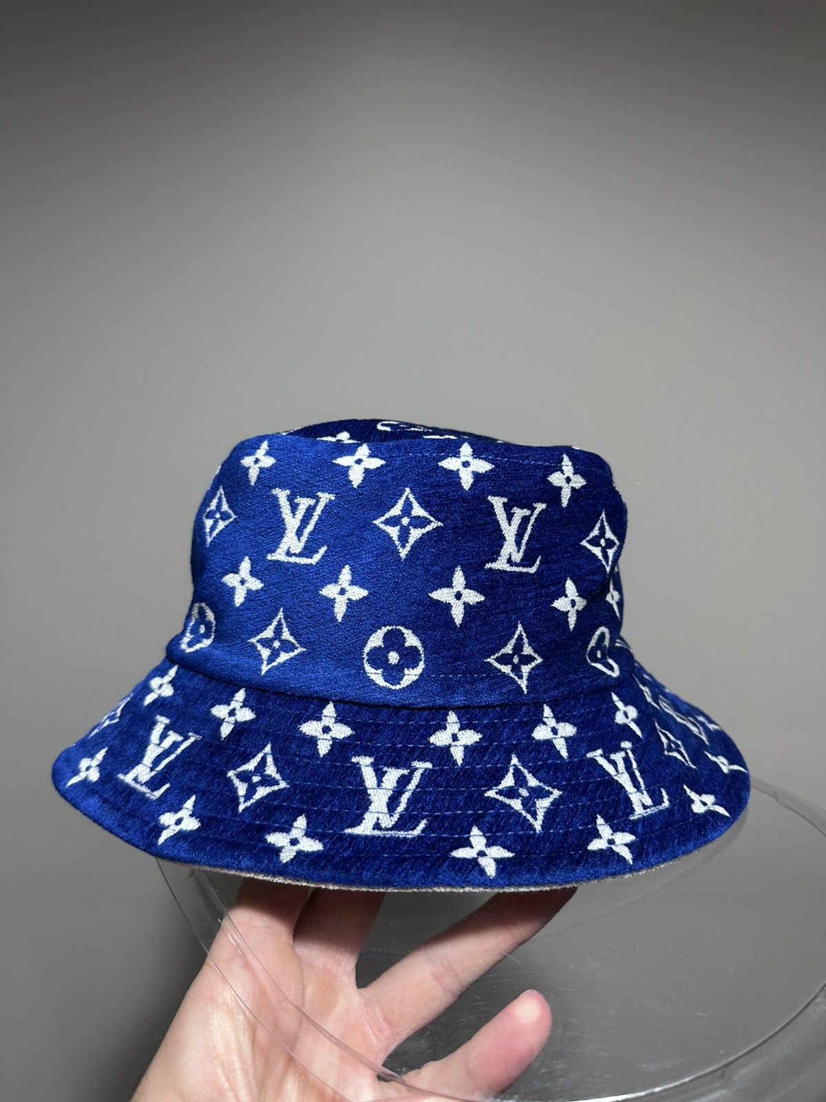 Louis Vuitton Louis Vuitton SS22 LV Monogram Blue White Velvet Bucket Hat Size ONE SIZE - 11 Thumbnail