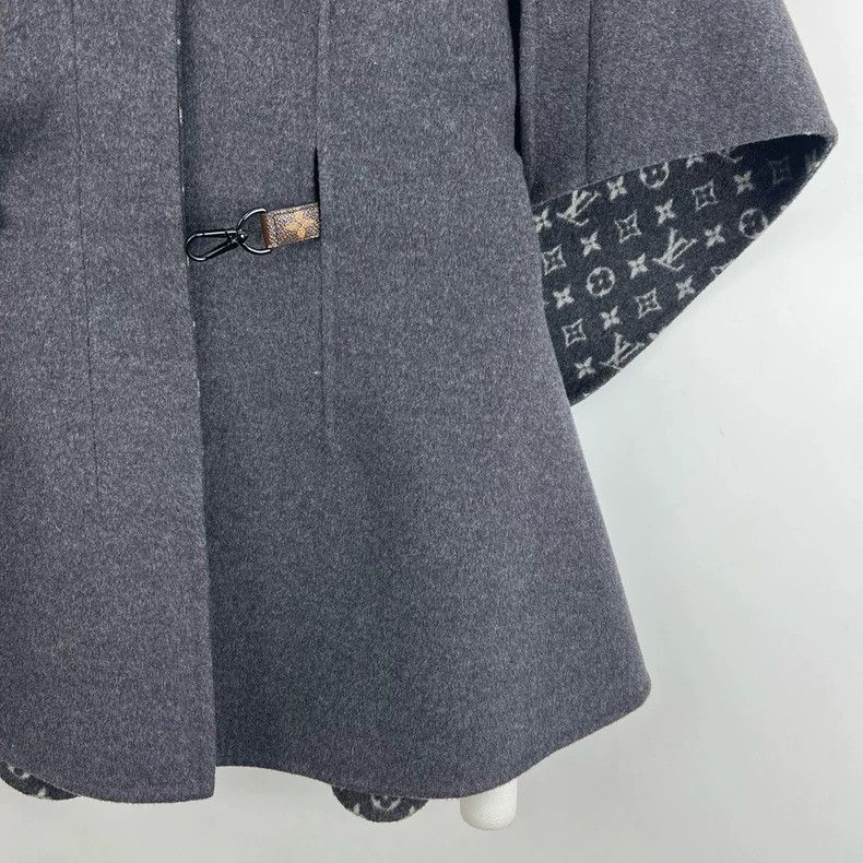 Louis Vuitton Louis Vuitton Black and grey inside with a full print of ol Size XXS / US 00 / IT 34 - 6 Thumbnail