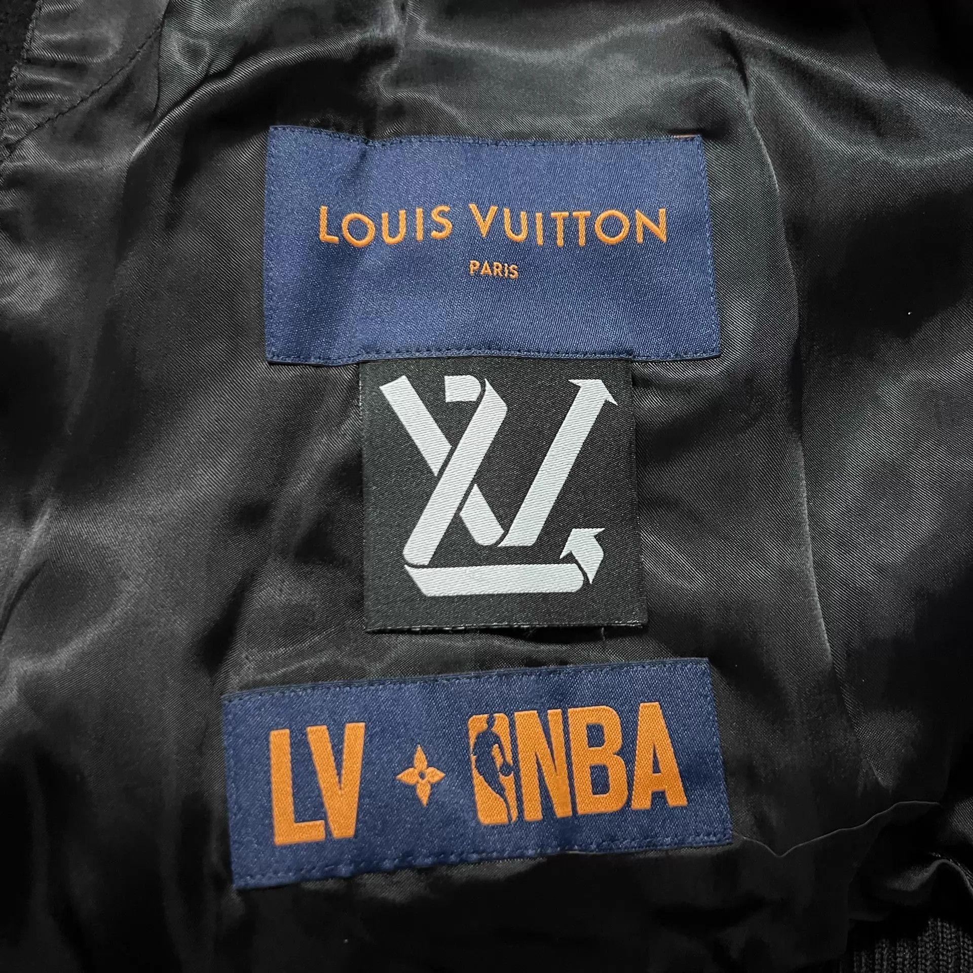 Louis Vuitton LV x NBA Leather Sleeve Baseball Jacket 99 New 46 Size US S / EU 44-46 / 1 - 7 Thumbnail