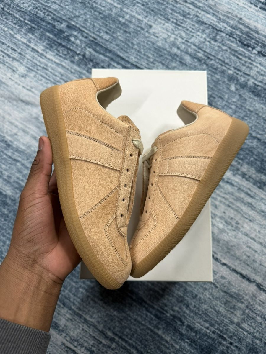 Maison Margiela Maison Margiela Replica Low Beige Gum Sole Sneakers Size US 6 / IT 36 - 1 Thumbnail