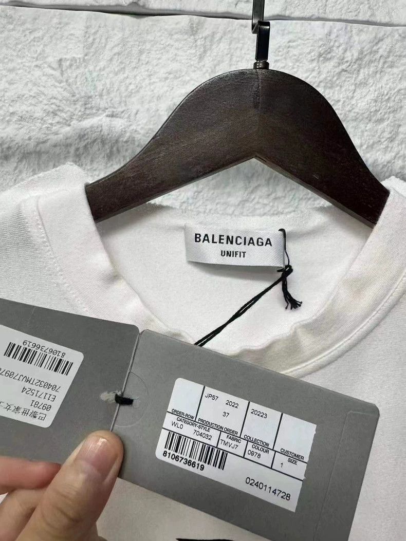 Balenciaga Balenciaga White chest 3 B short sleeve Size US S / EU 44-46 / 1 - 3 Thumbnail