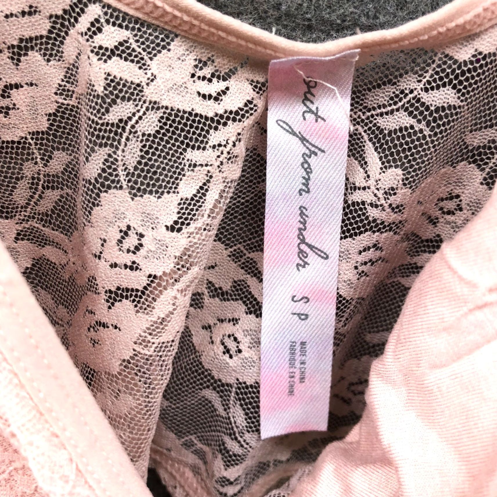 Urban Outfitters Urban Outfitters Lace Cami Top Bralette Womens S Pink Cropped Sheer Lined Tank Camisole V-Neck Spaghetti Strap Summer Style Cropped Shirt Size S / US 4 / IT 40 - 8 Thumbnail