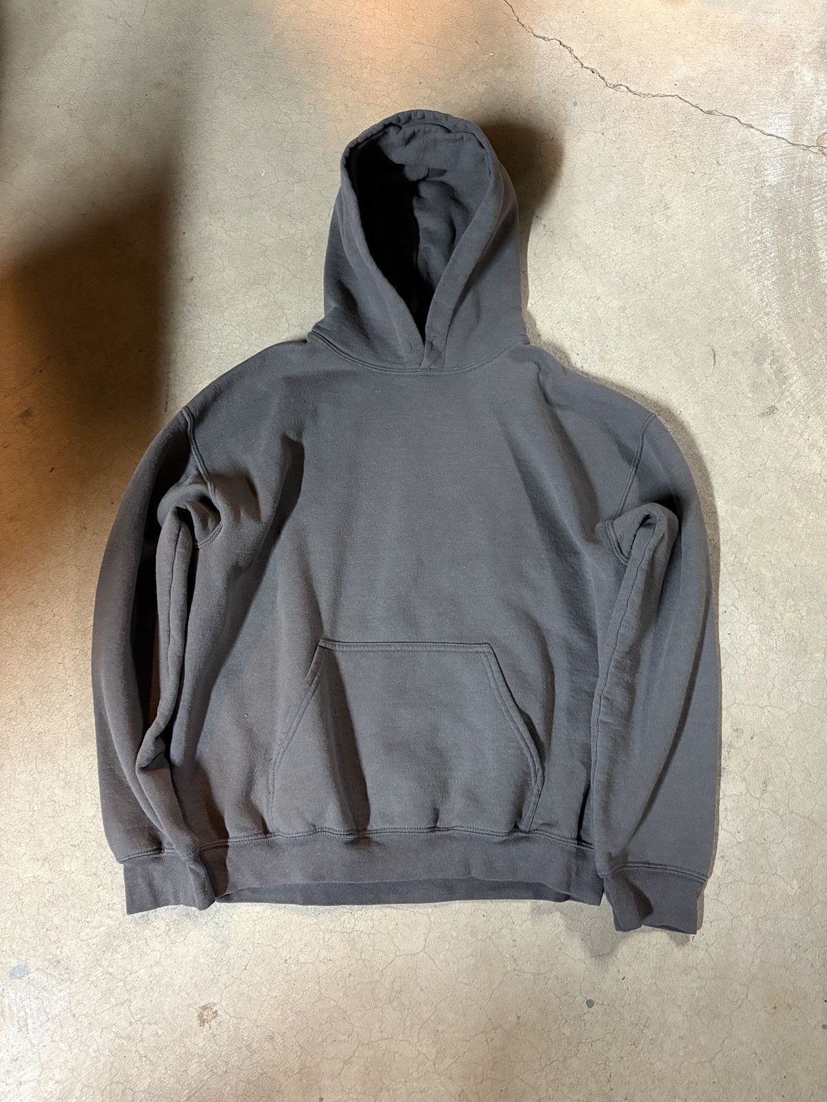 Gildan Gildan Y2K Charcoal Faded Gray Hoodie Size Medium Size US M / EU 48-50 / 2 - 1 Thumbnail